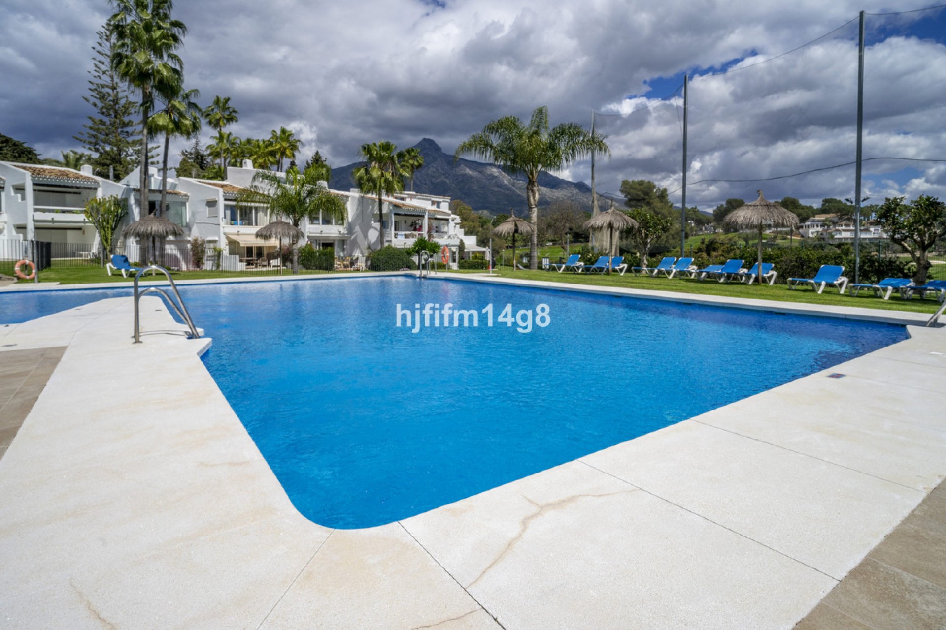 Resale - Ground floor apartment - Marbella - Nueva Andalucia