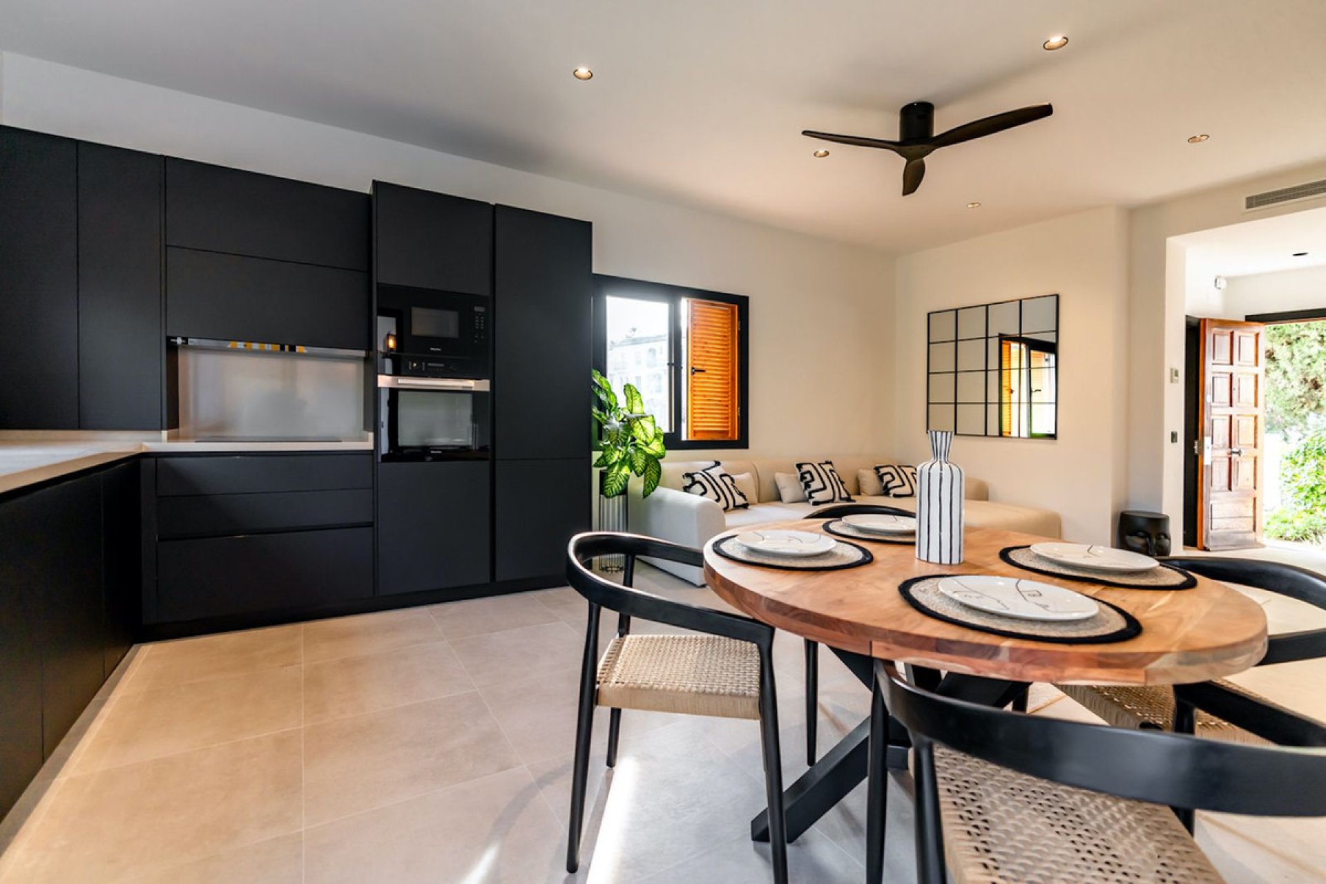 Resale - Ground floor apartment - Marbella - Nueva Andalucia