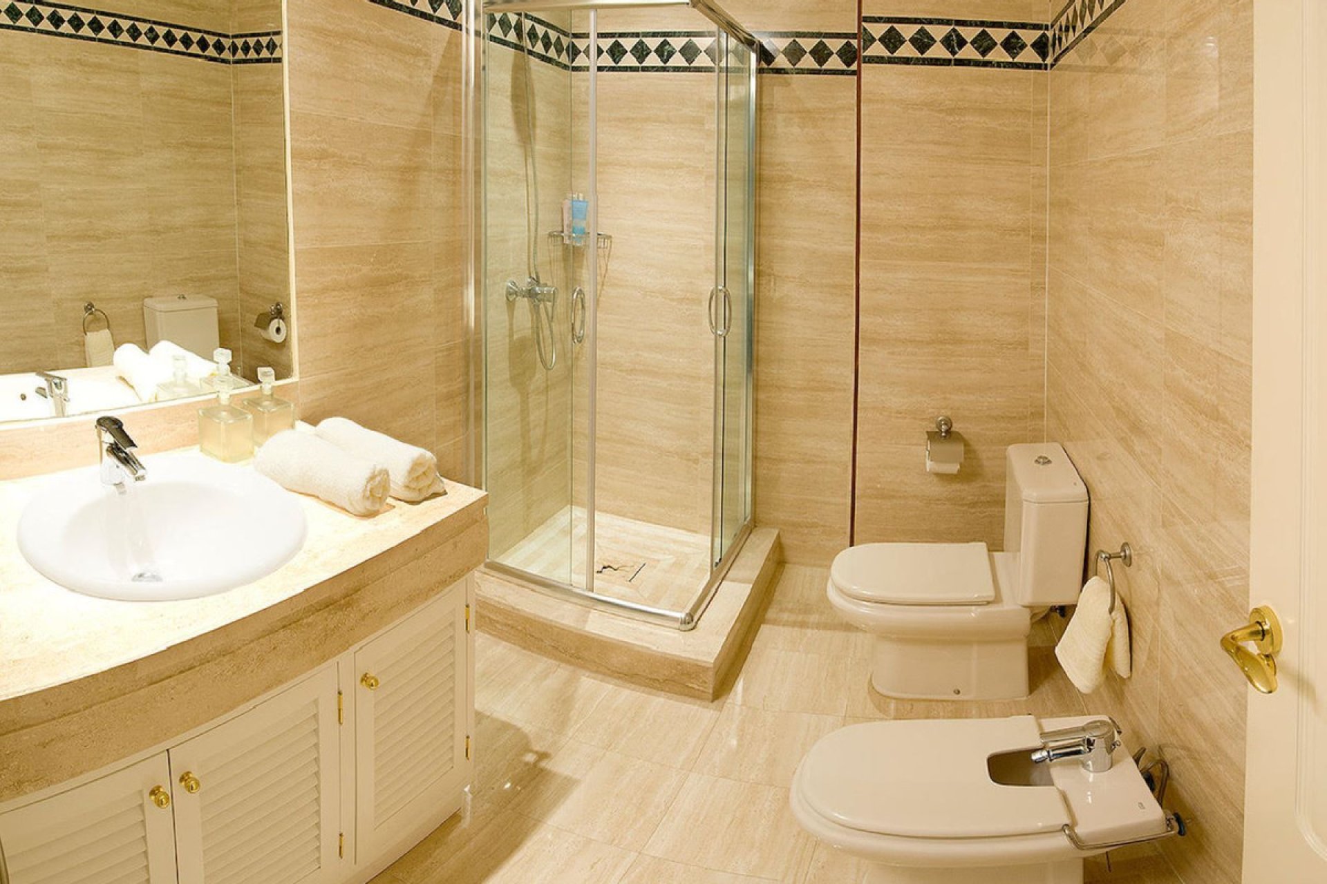 Resale - Ground floor apartment - Marbella - Nueva Andalucia