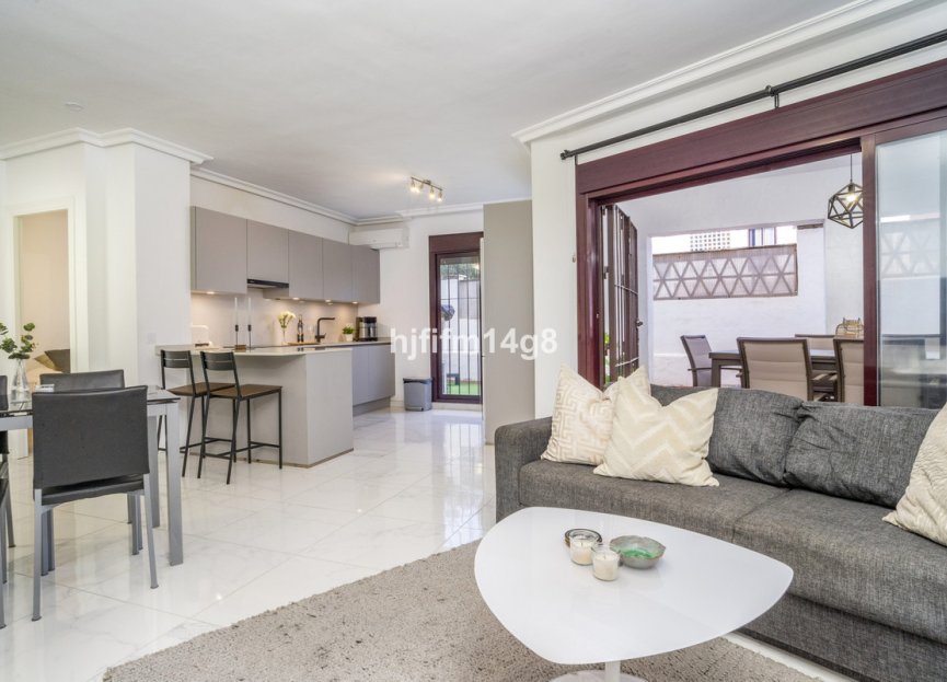 Resale - Ground floor apartment - Marbella - Nueva Andalucia