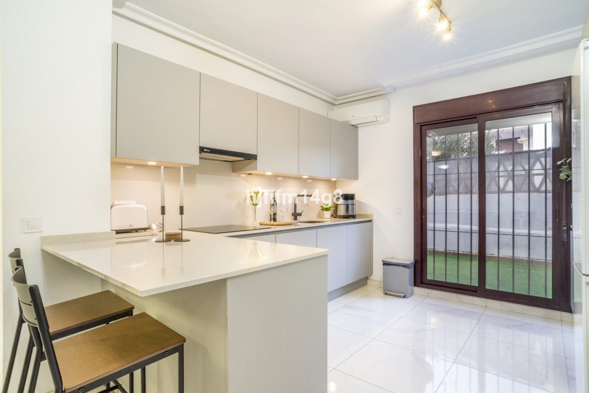 Resale - Ground floor apartment - Marbella - Nueva Andalucia