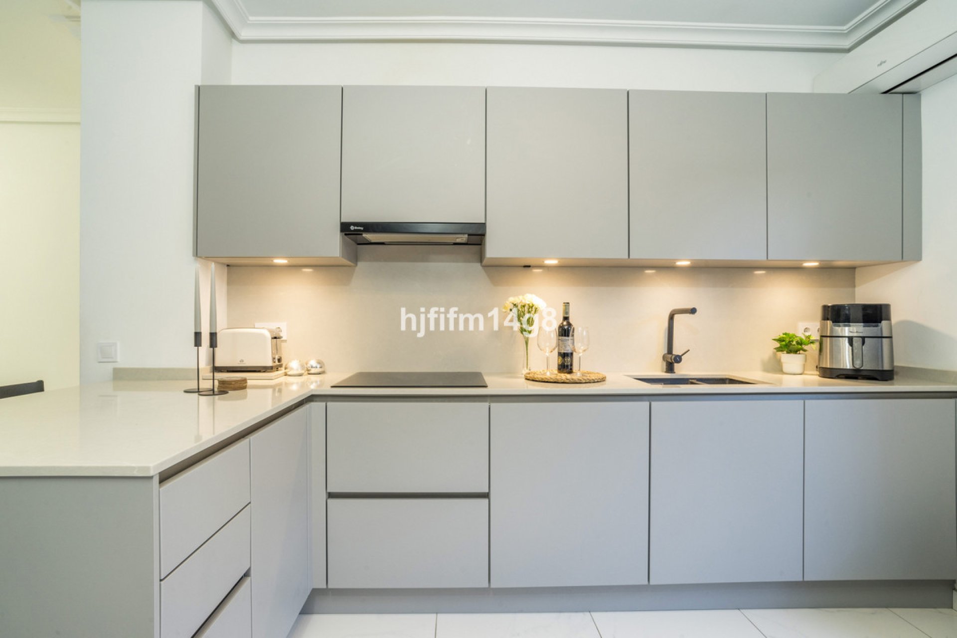 Resale - Ground floor apartment - Marbella - Nueva Andalucia