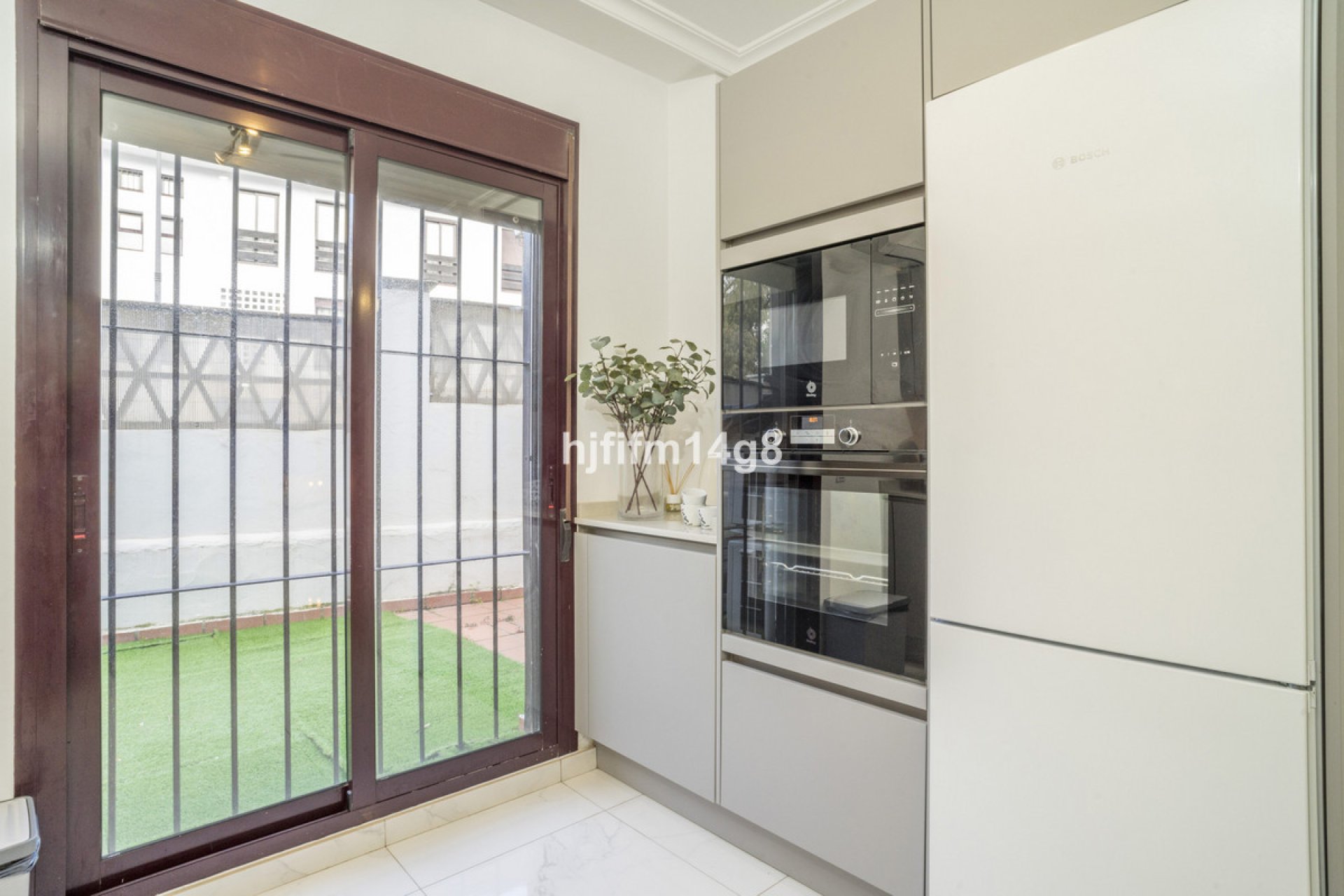 Resale - Ground floor apartment - Marbella - Nueva Andalucia