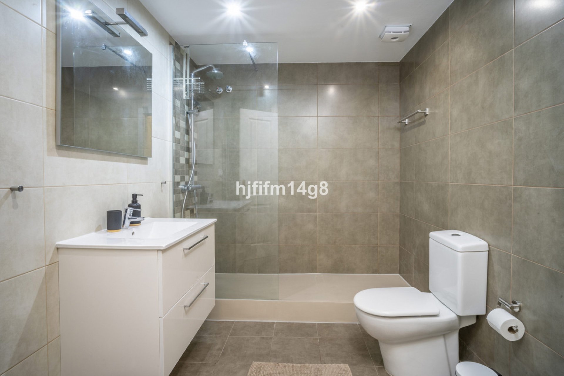 Resale - Ground floor apartment - Marbella - Nueva Andalucia