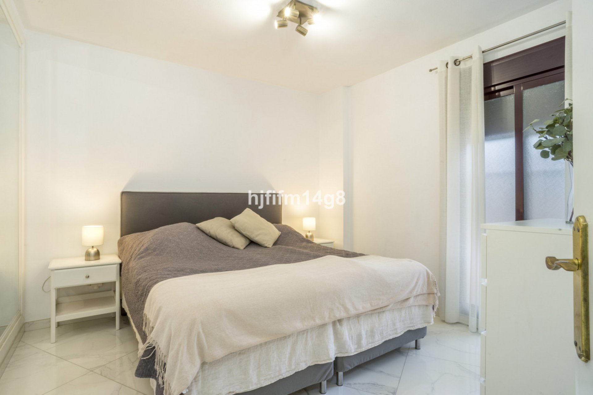 Resale - Ground floor apartment - Marbella - Nueva Andalucia