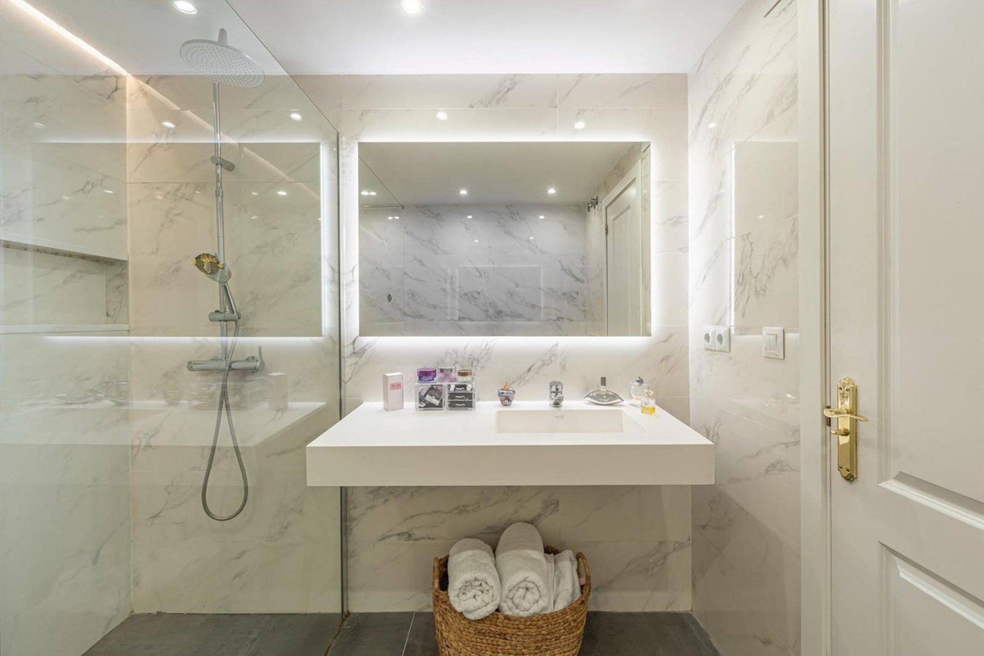 Resale - Ground floor apartment - Marbella - Nueva Andalucia