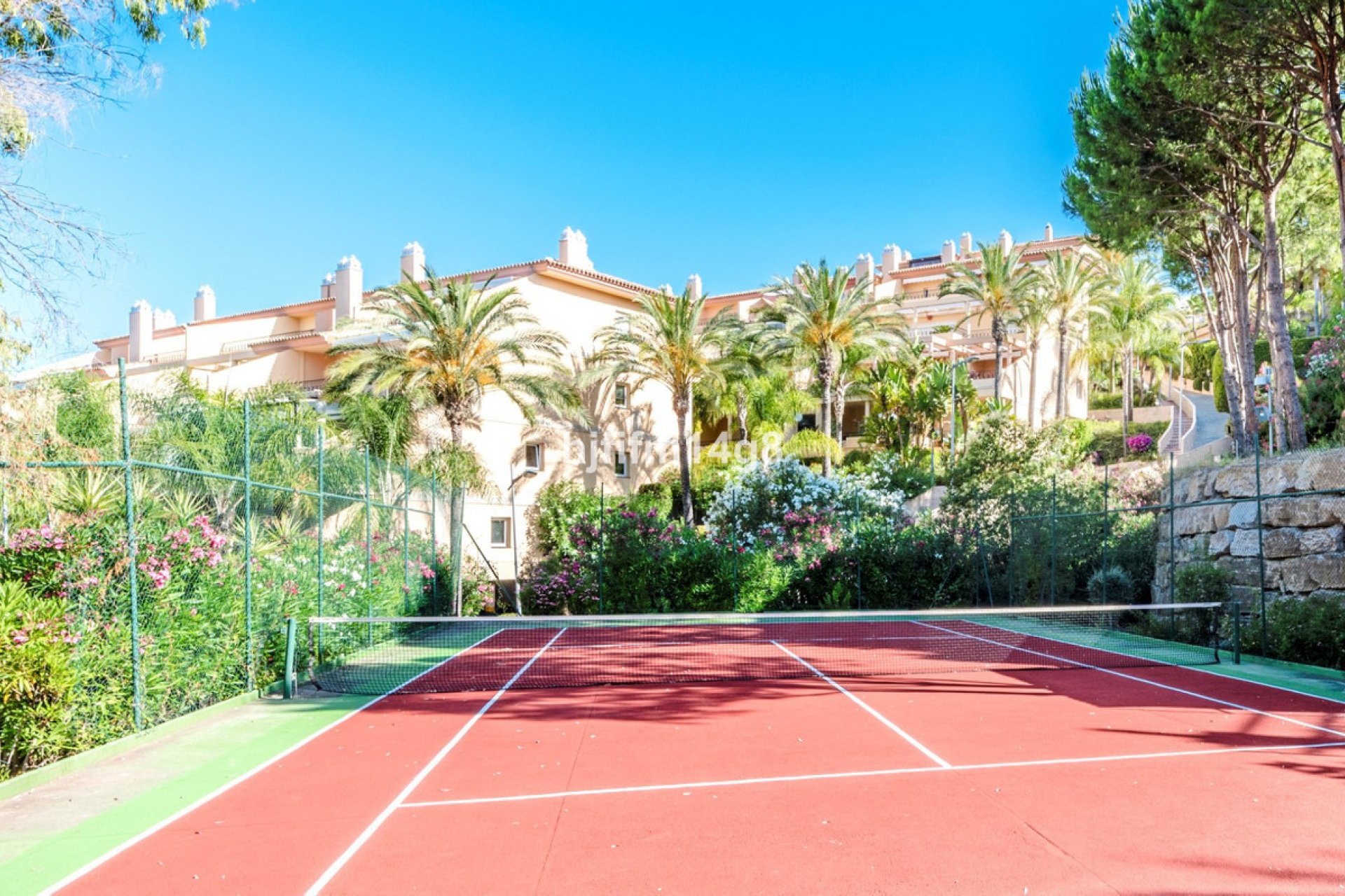 Resale - Ground floor apartment - Marbella - Nueva Andalucia