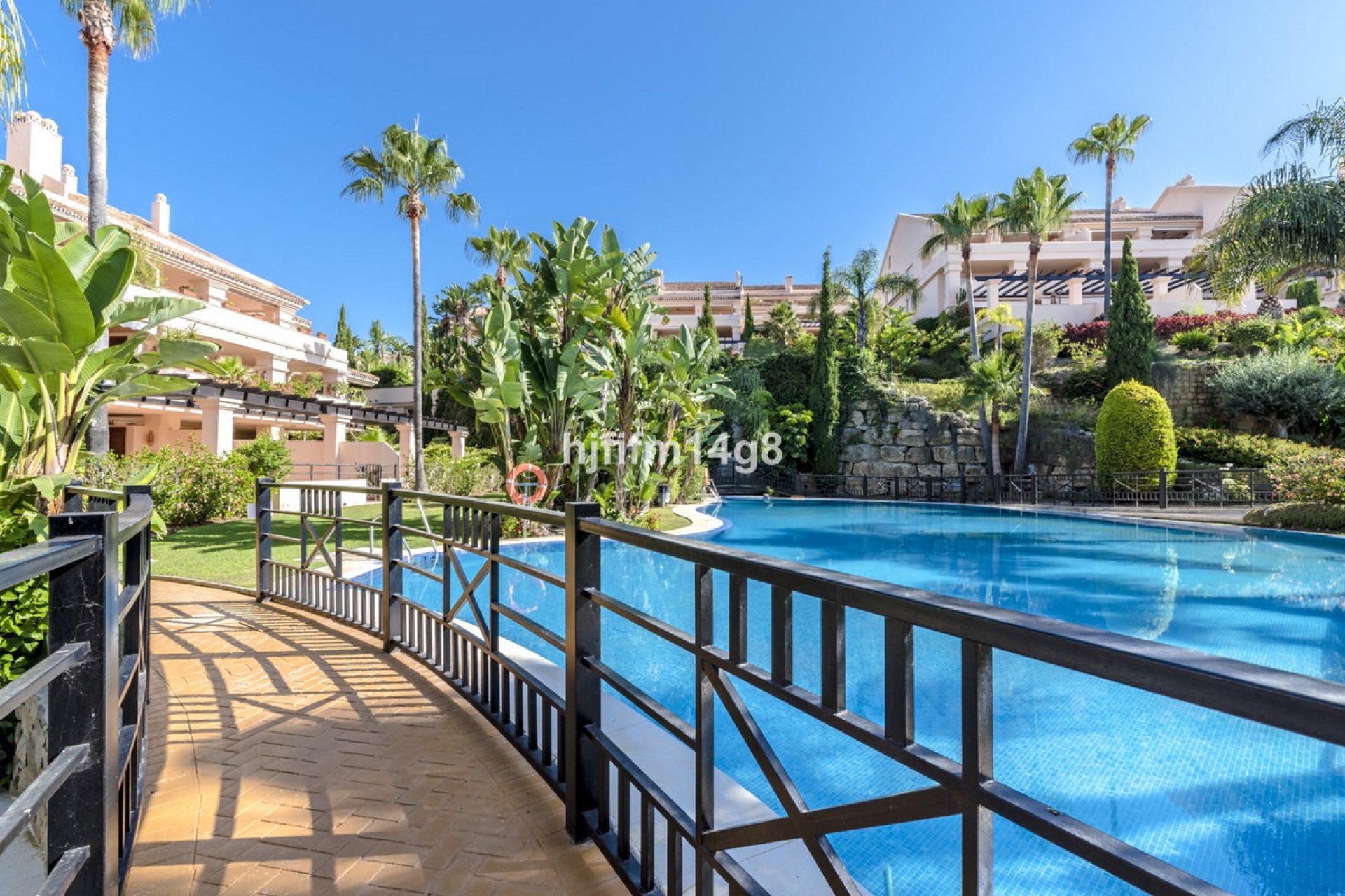 Resale - Ground floor apartment - Marbella - Nueva Andalucia