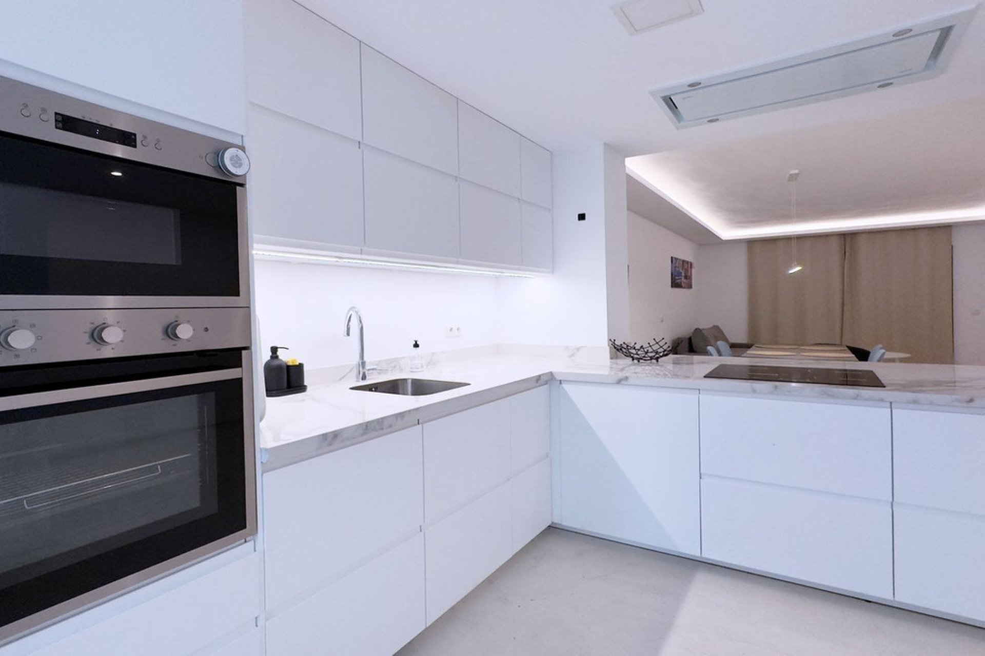 Resale - Ground floor apartment - Marbella - Nueva Andalucia