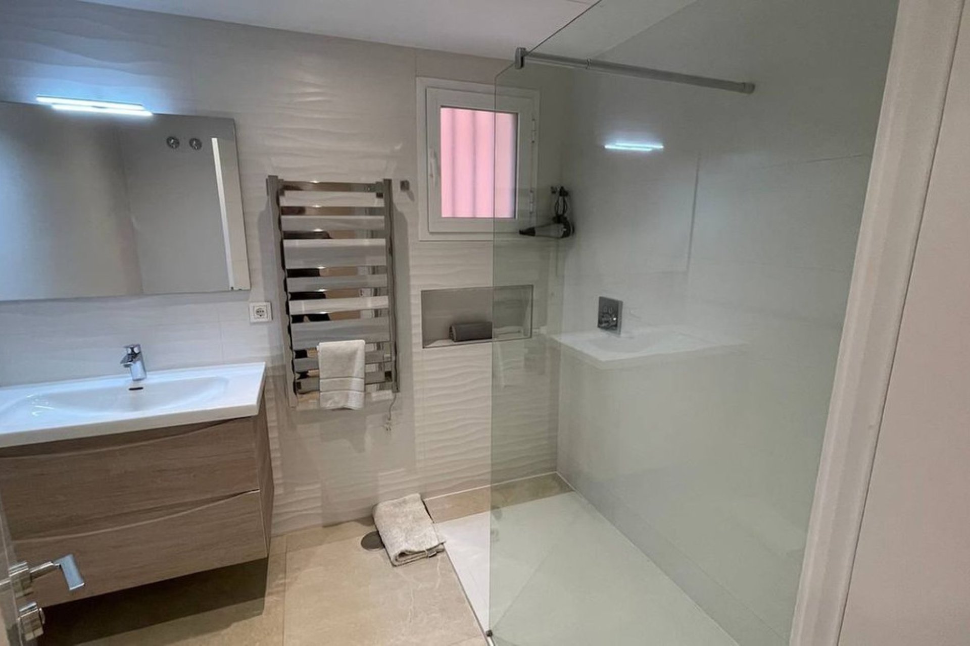 Resale - Ground floor apartment - Marbella - Puerto Banús