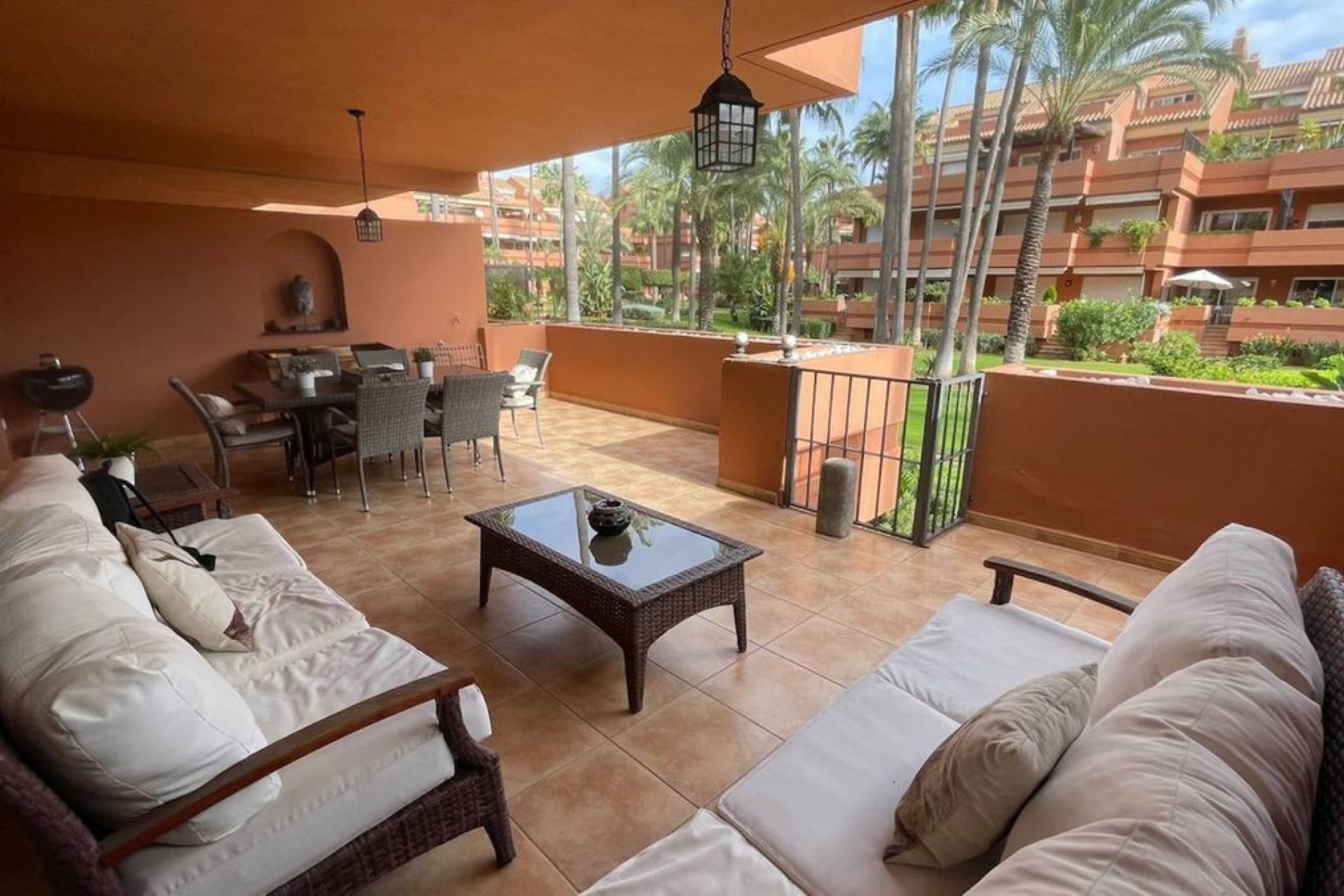 Resale - Ground floor apartment - Marbella - Puerto Banús