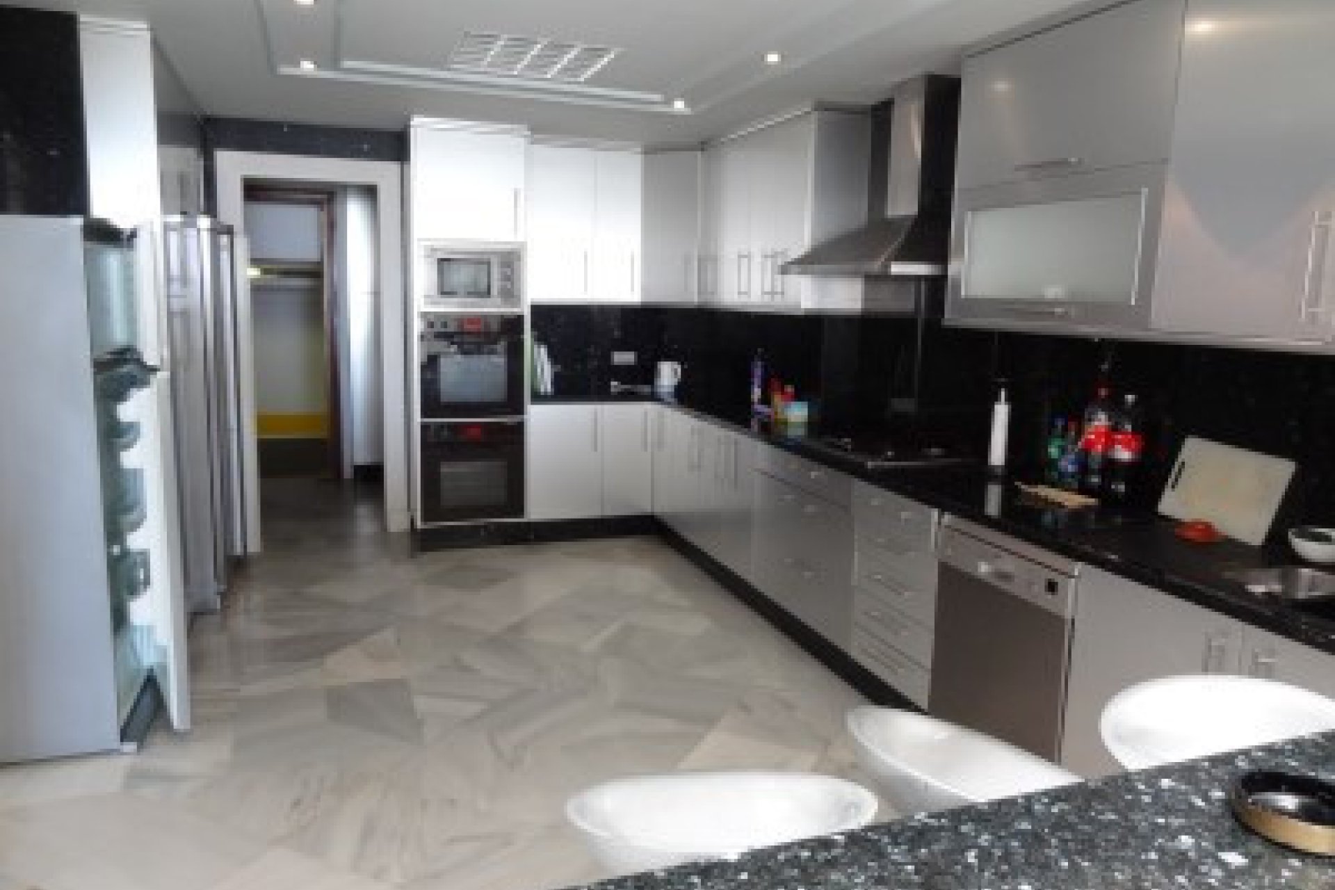 Resale - Ground floor apartment - Marbella - Puerto Banús