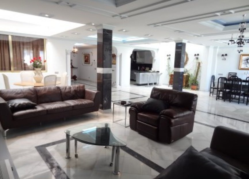 Resale - Ground floor apartment - Marbella - Puerto Banús