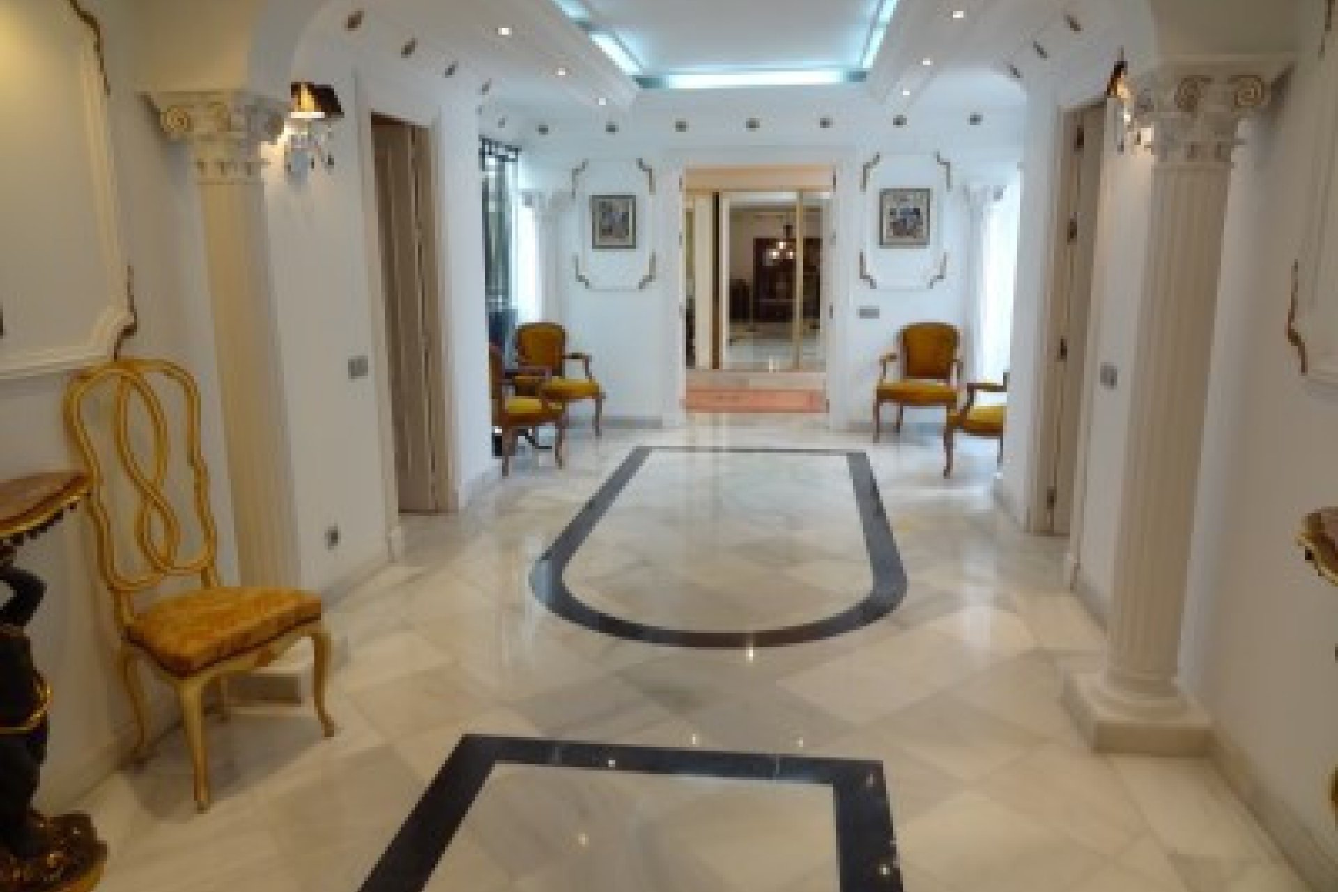 Resale - Ground floor apartment - Marbella - Puerto Banús