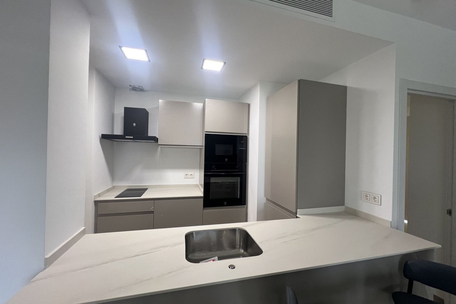 Resale - Ground floor apartment - Marbella - Puerto Banús