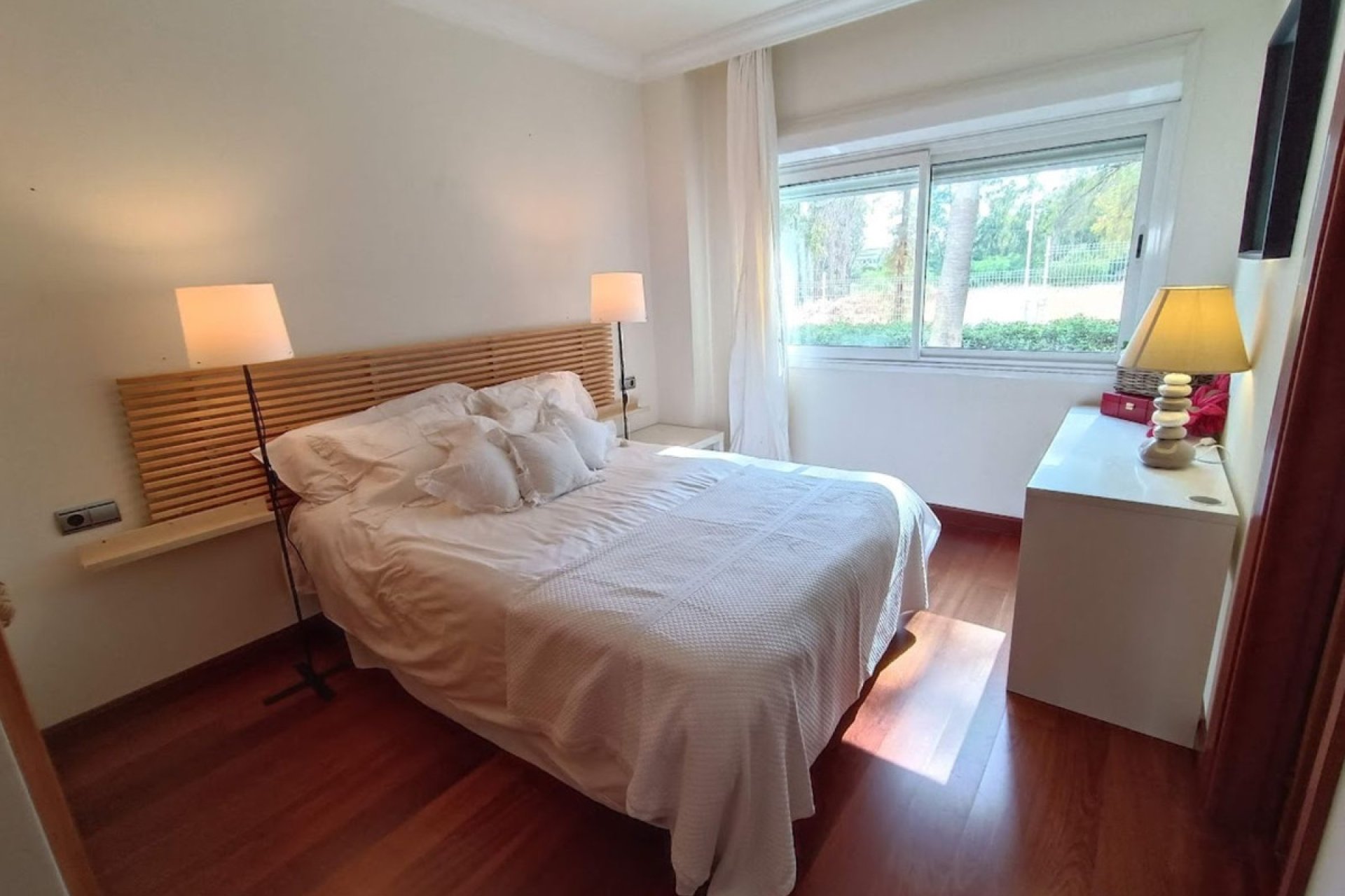 Resale - Ground floor apartment - Marbella - Puerto Banús