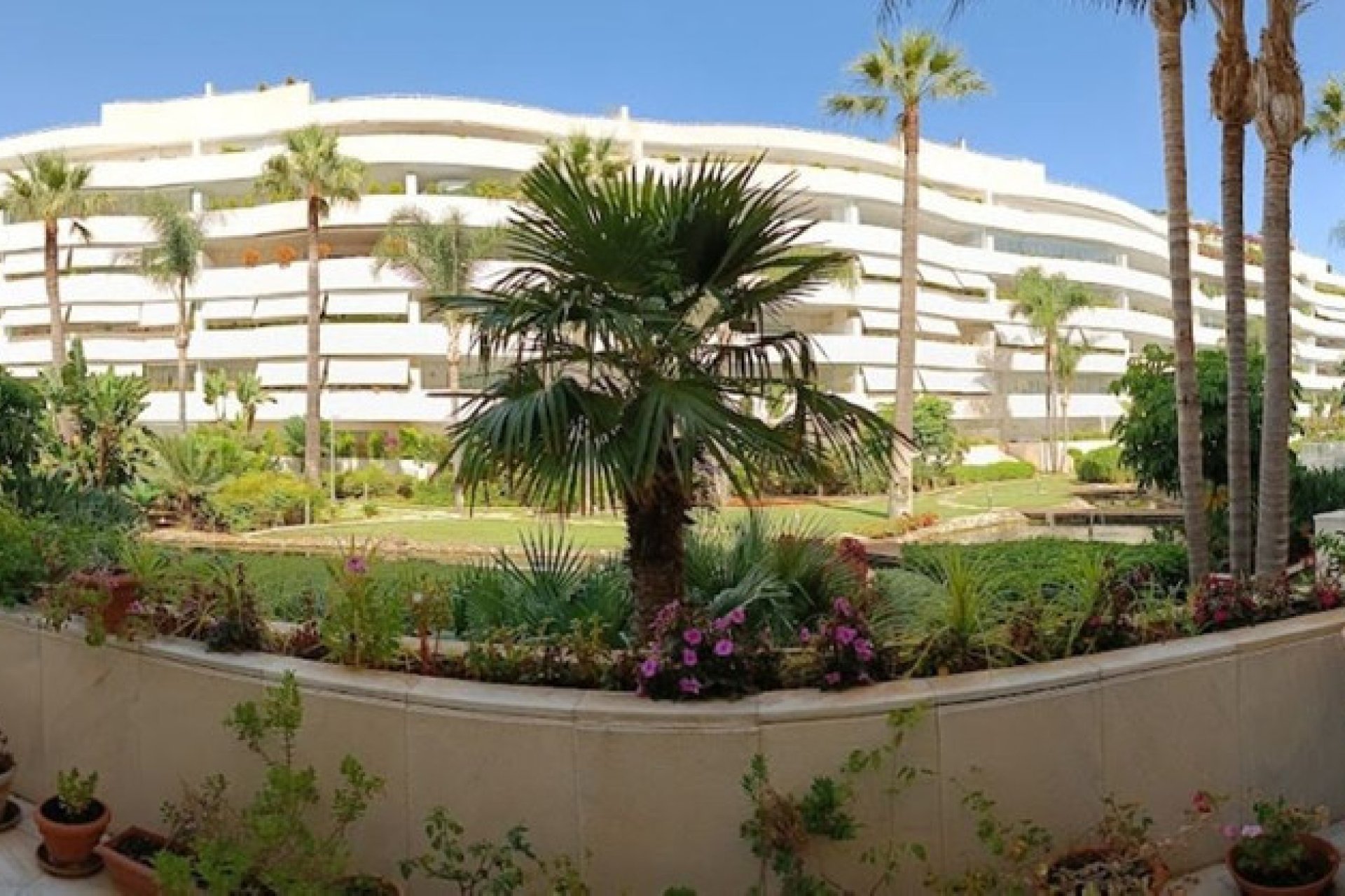 Resale - Ground floor apartment - Marbella - Puerto Banús