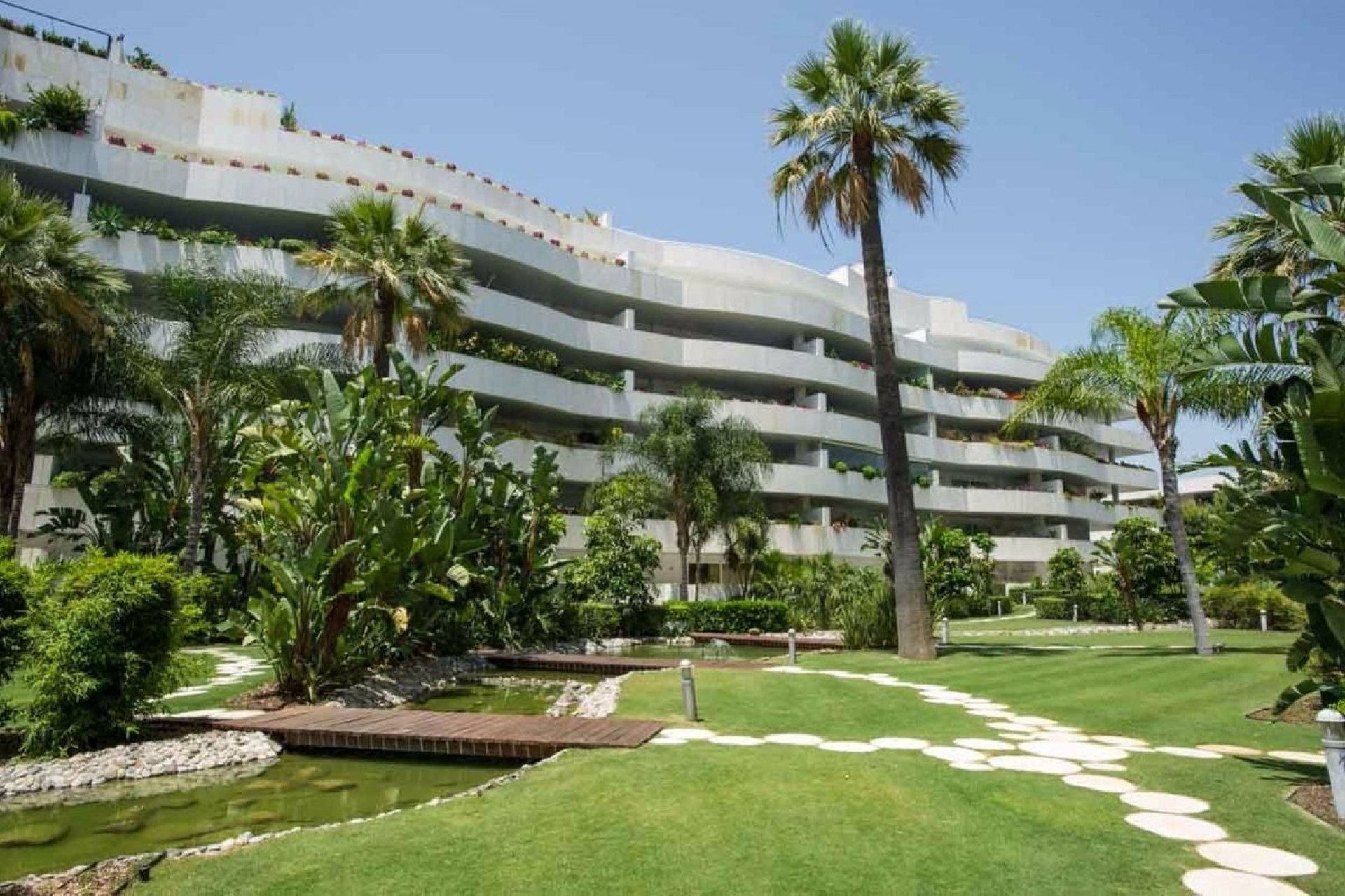 Resale - Ground floor apartment - Marbella - Puerto Banús