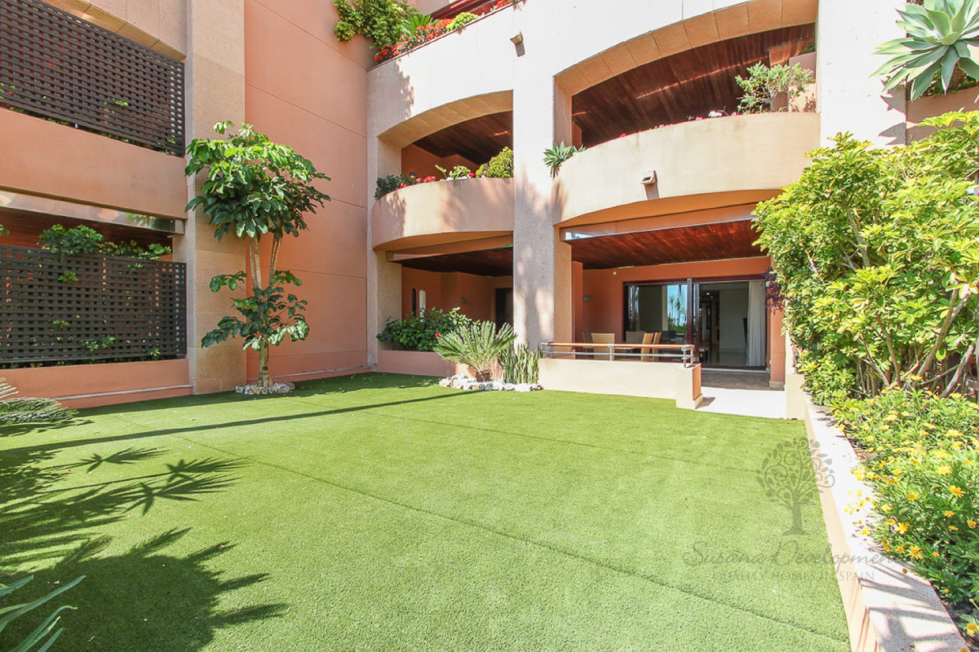 Resale - Ground floor apartment - Marbella - Puerto Banús