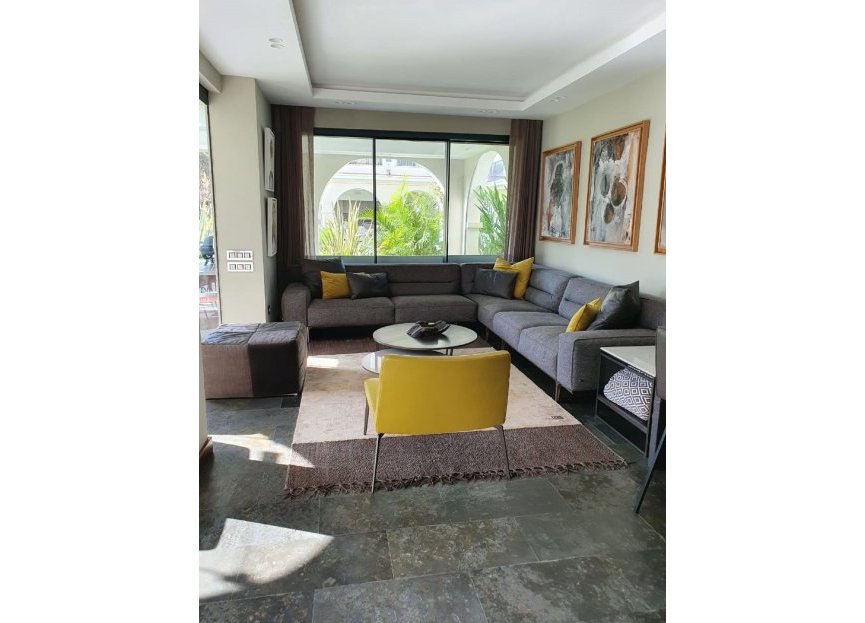 Resale - Ground floor apartment - Marbella - Puerto Banús