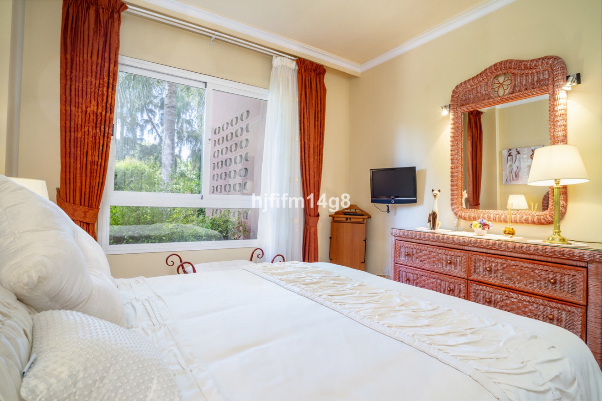 Resale - Ground floor apartment - Marbella - Puerto Banús