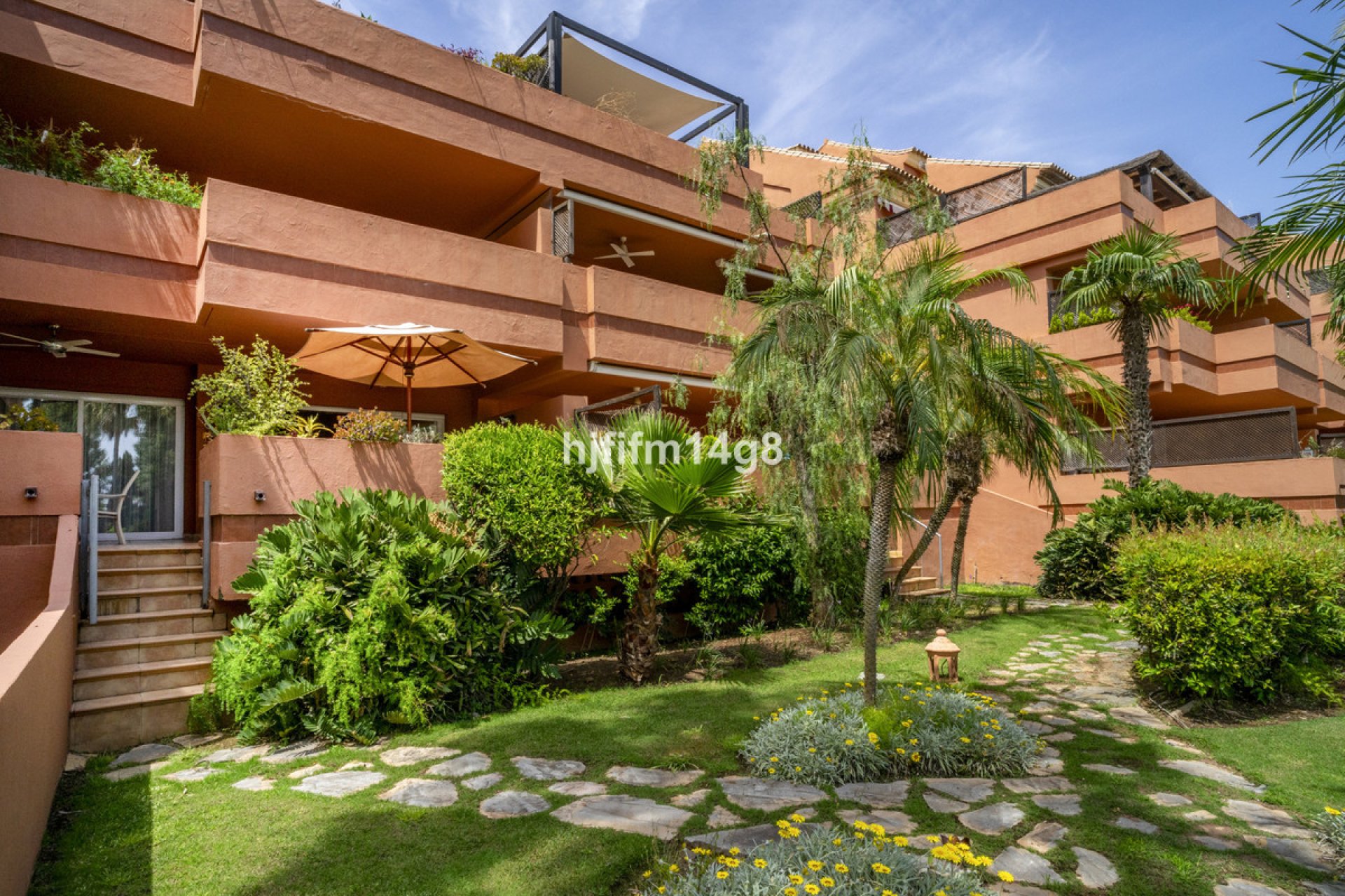 Resale - Ground floor apartment - Marbella - Puerto Banús