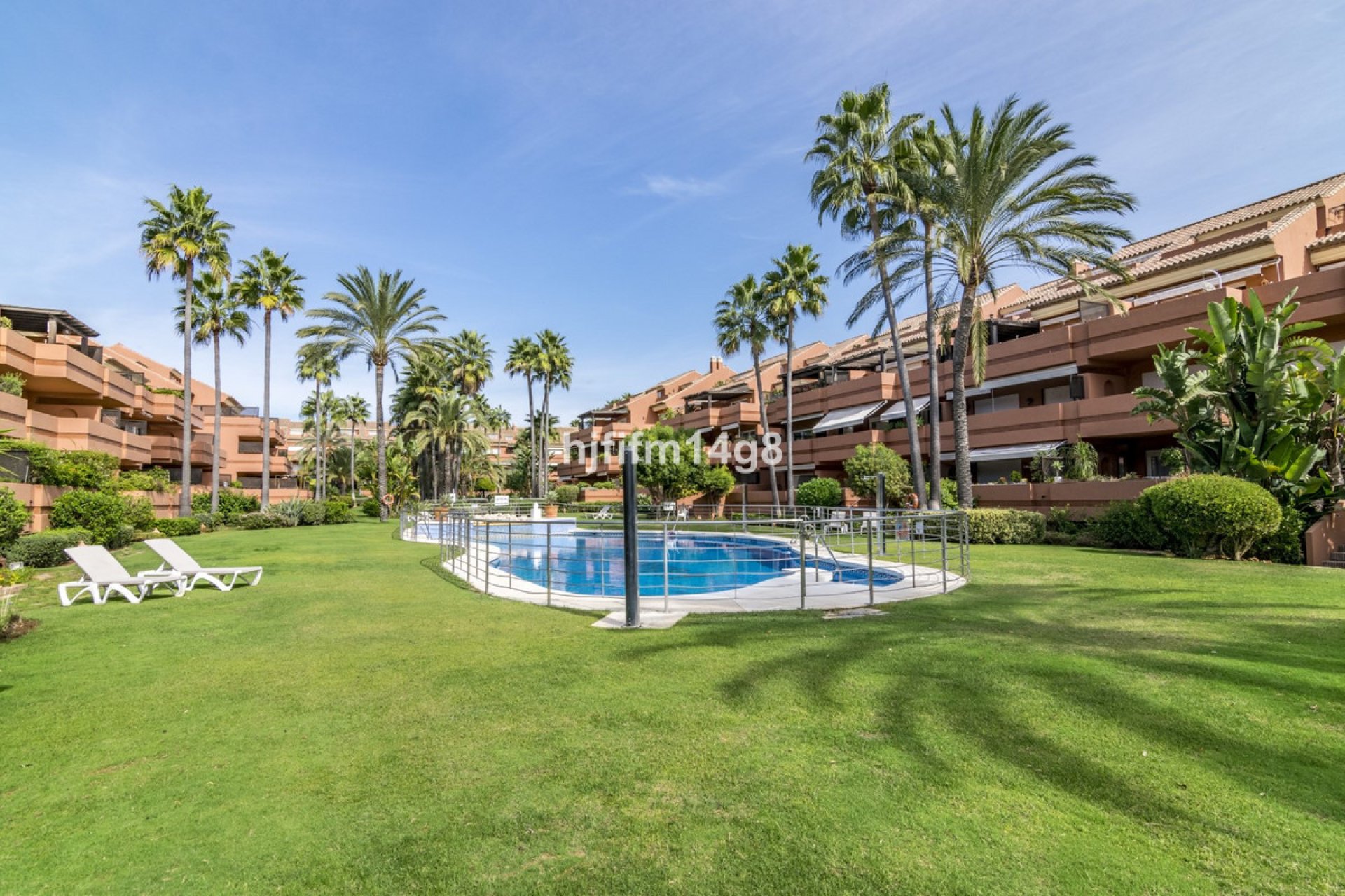 Resale - Ground floor apartment - Marbella - Puerto Banús