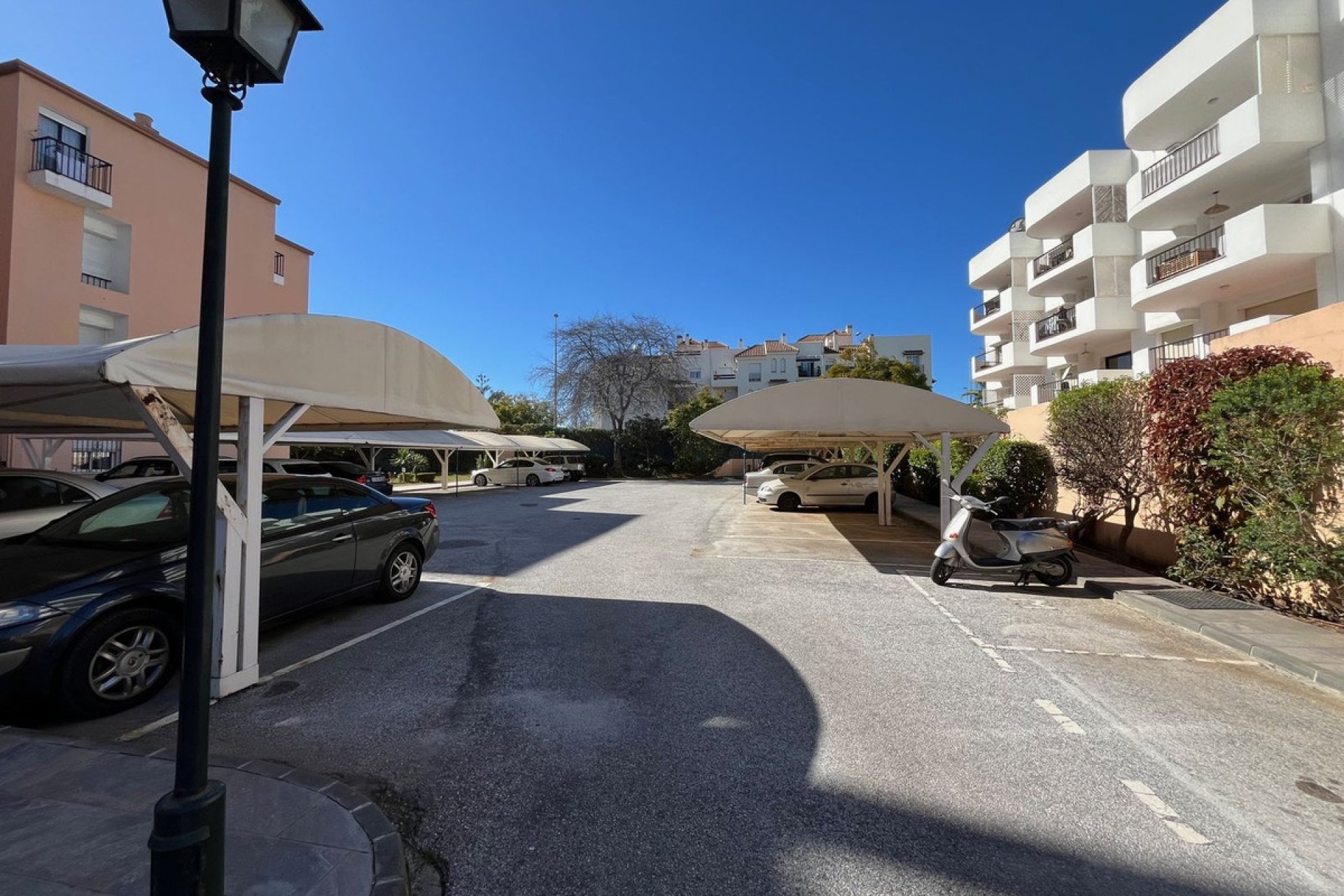 Resale - Ground floor apartment - Marbella - Puerto Banús