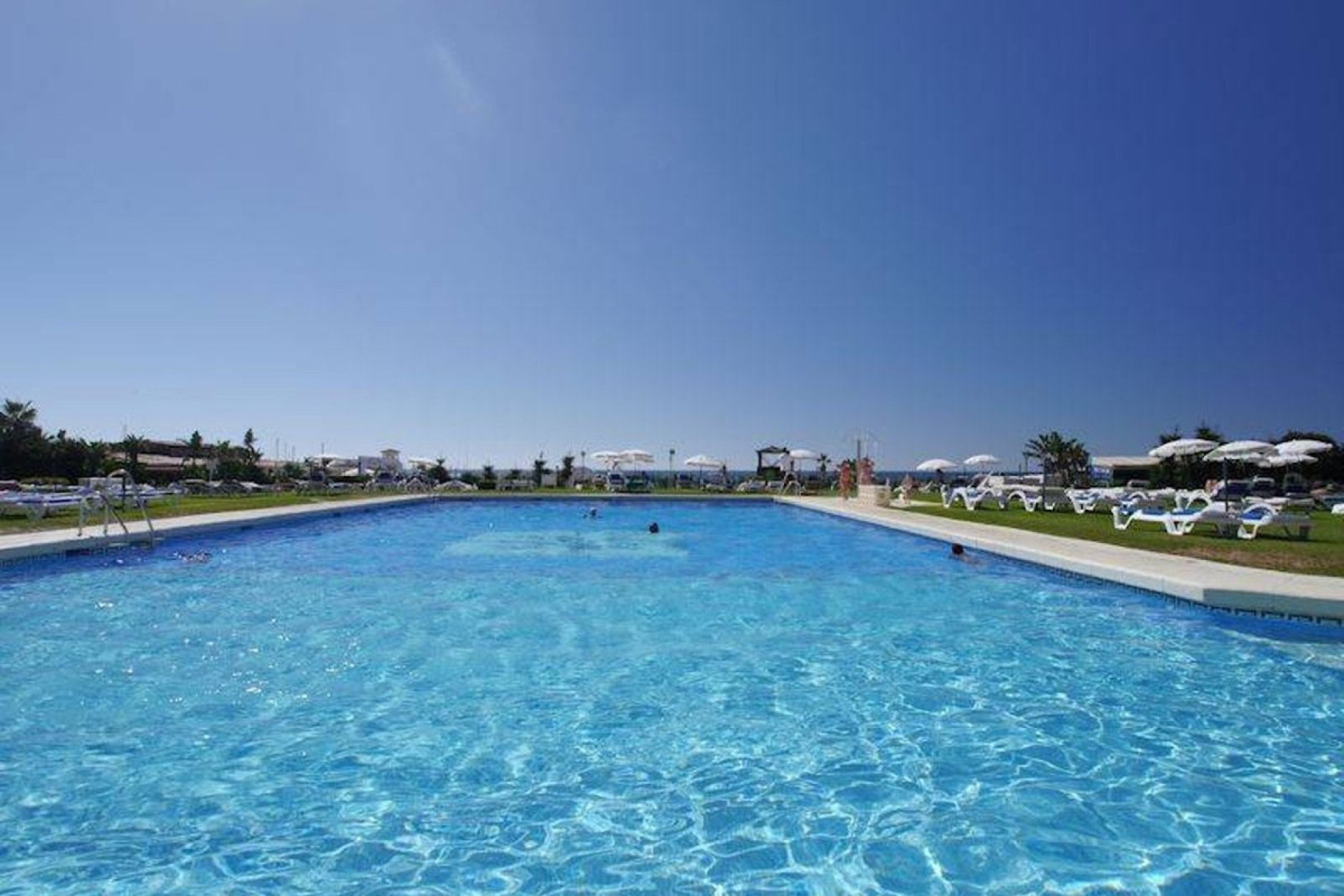 Resale - Ground floor apartment - Marbella - Puerto de Cabopino