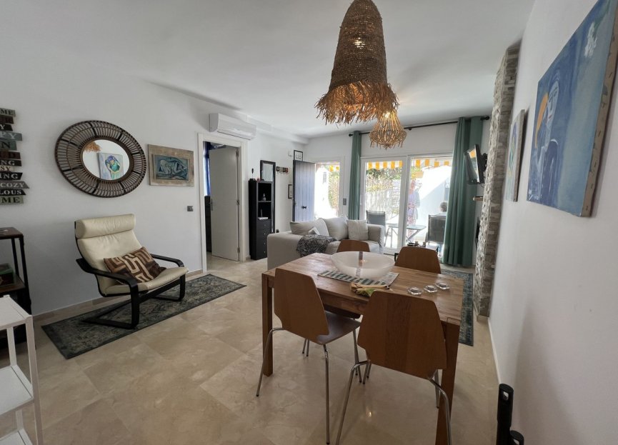 Resale - Ground floor apartment - Marbella - Puerto de Cabopino