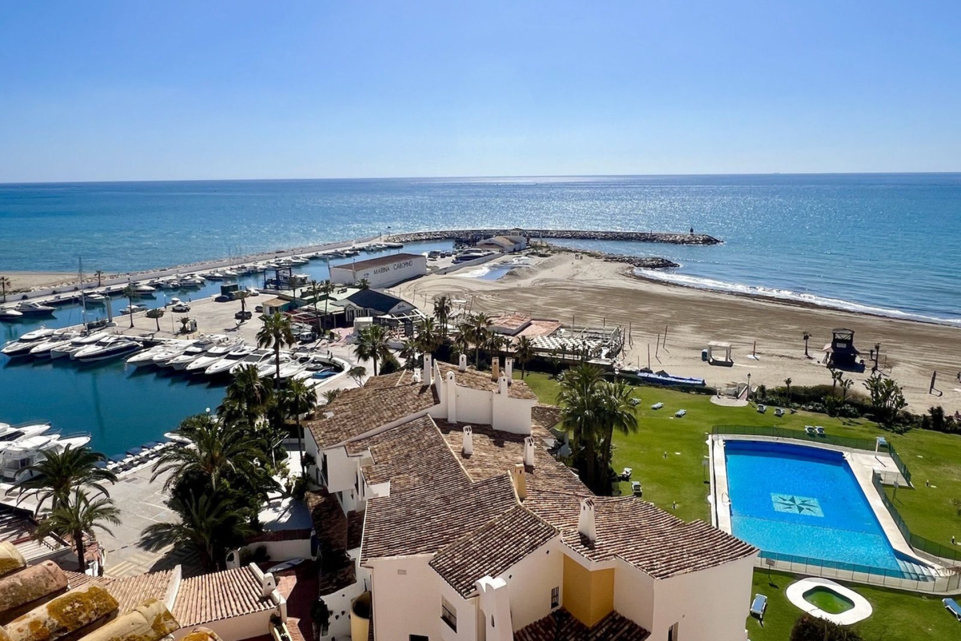 Resale - Ground floor apartment - Marbella - Puerto de Cabopino