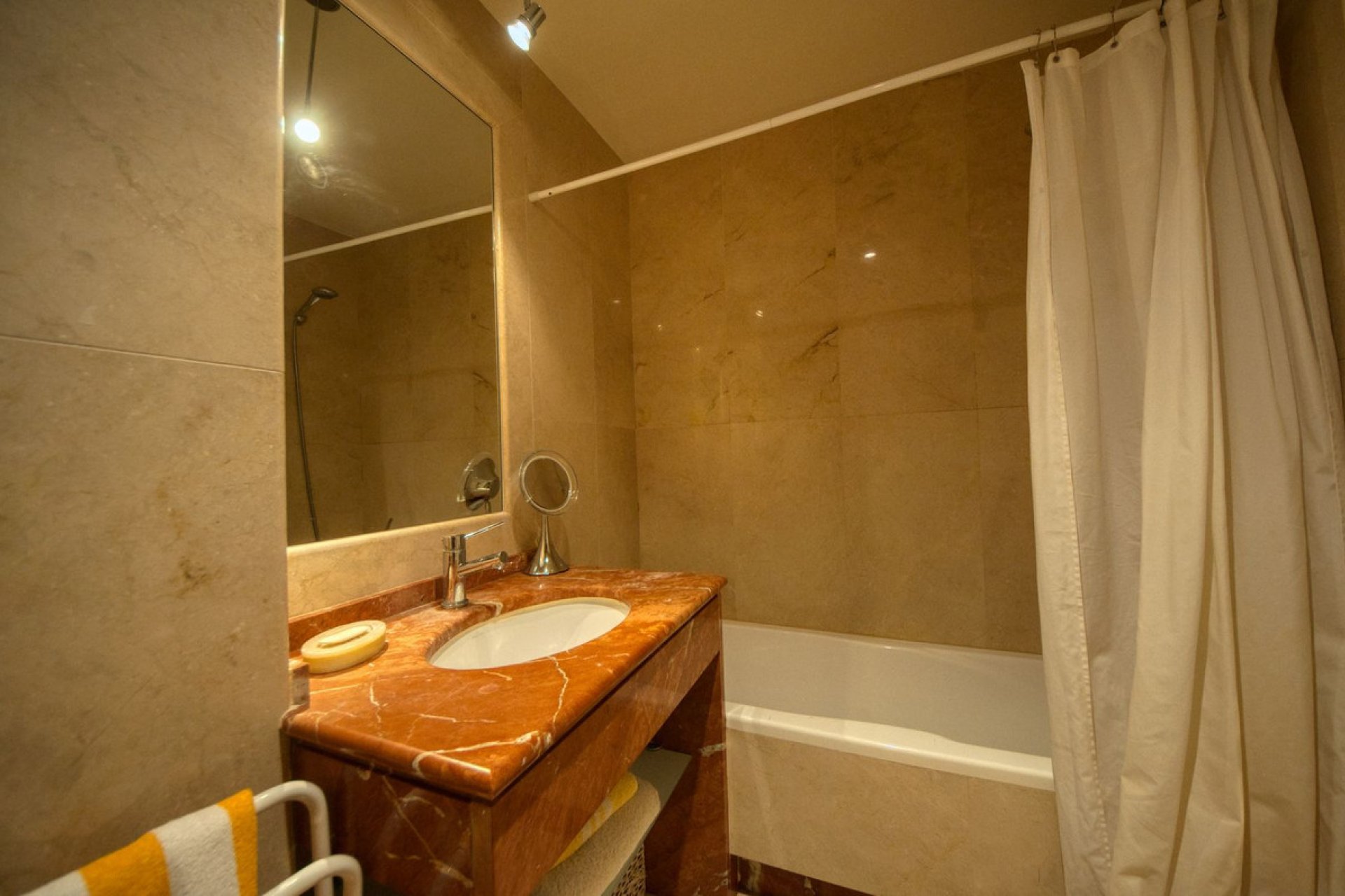 Resale - Ground floor apartment - Marbella - Sierra Blanca