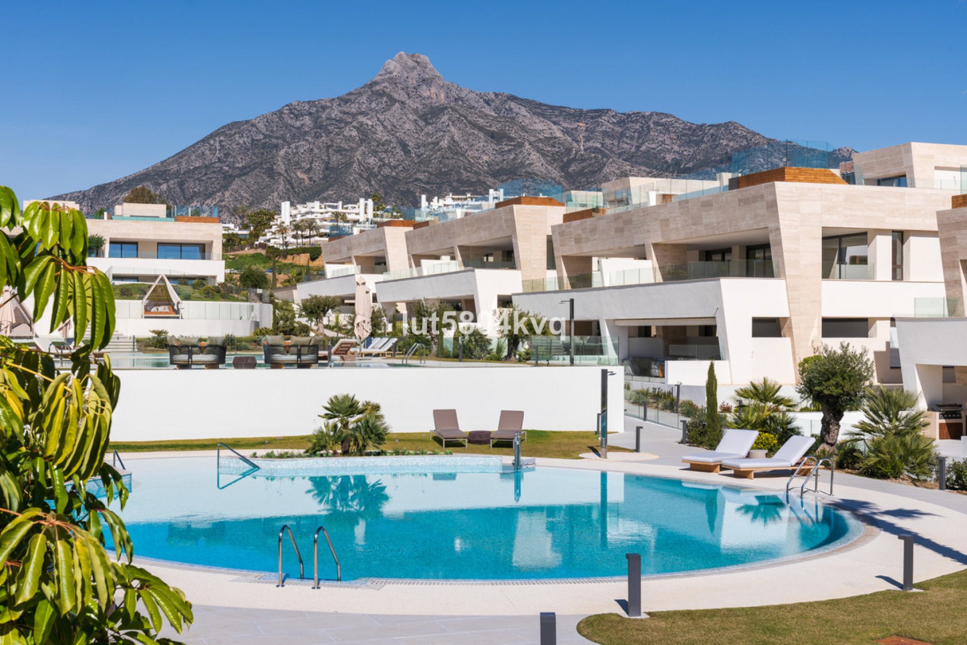 Resale - Ground floor apartment - Marbella - The Golden Mile