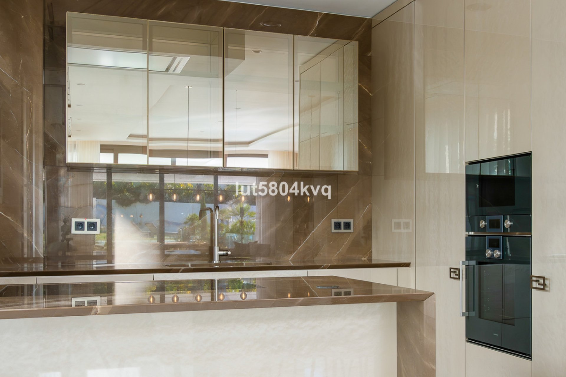 Resale - Ground floor apartment - Marbella - The Golden Mile