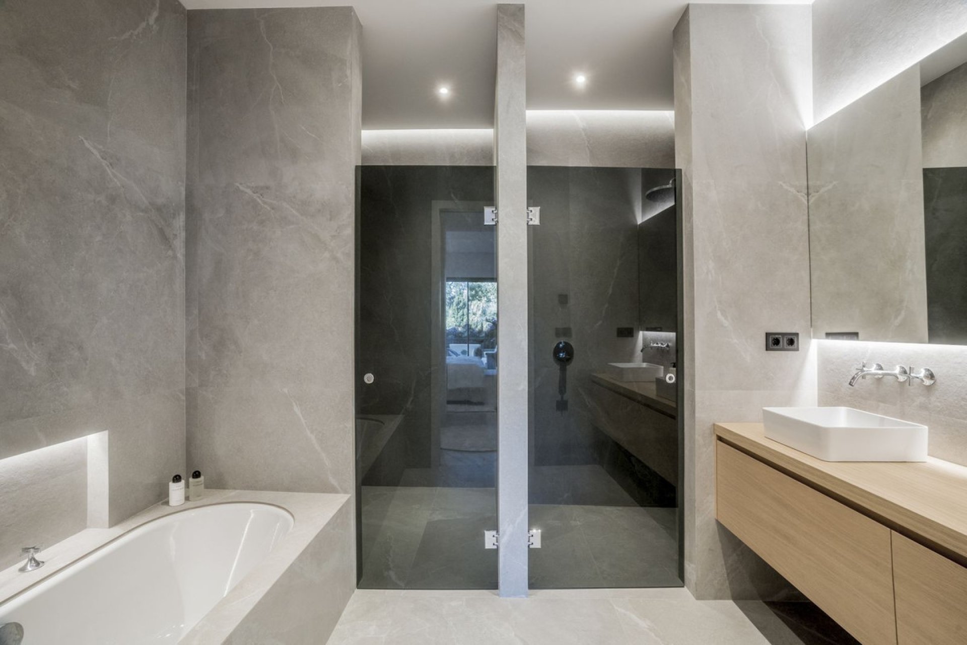 Resale - Ground floor apartment - Marbella - The Golden Mile