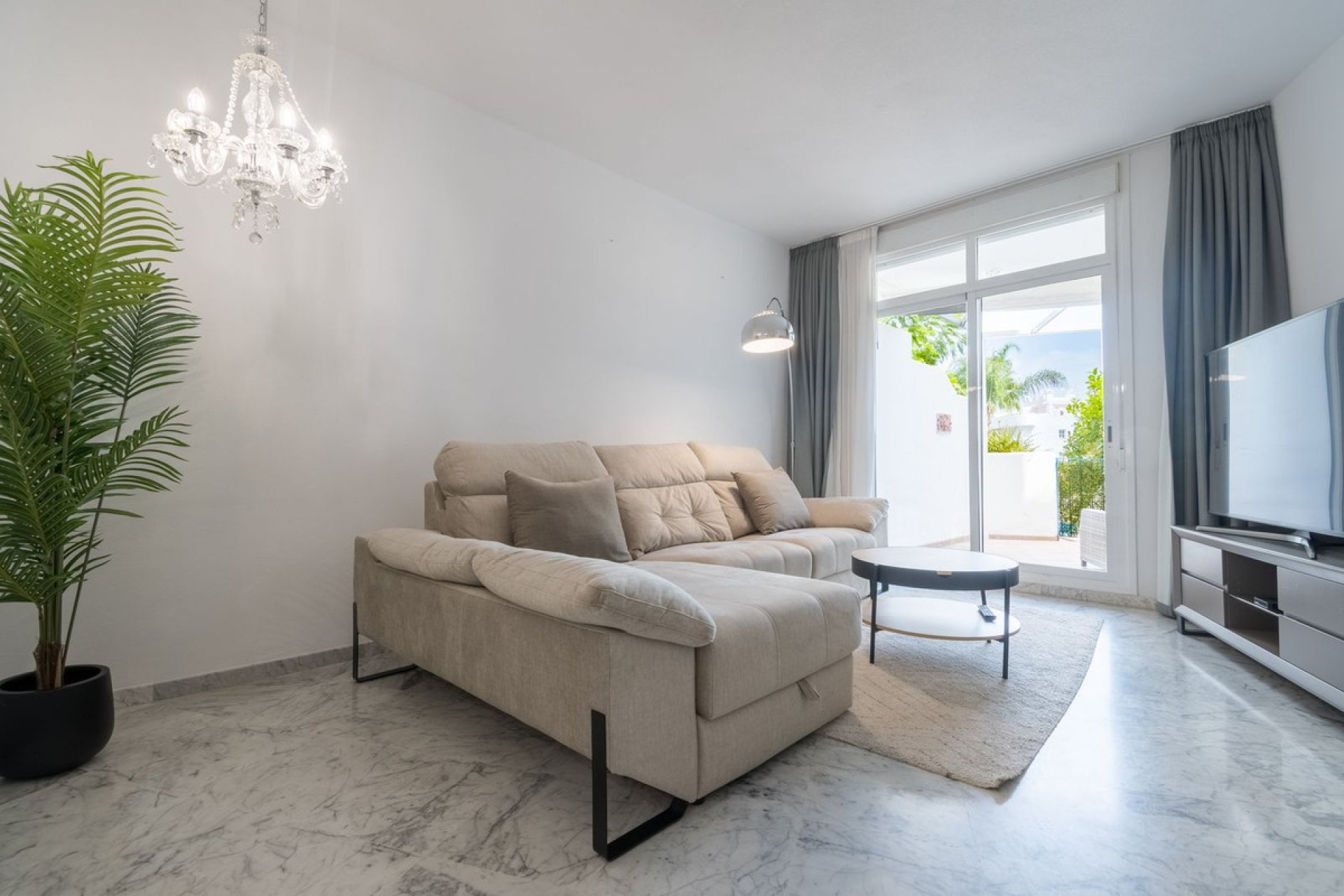 Resale - Ground floor apartment - Marbella - The Golden Mile