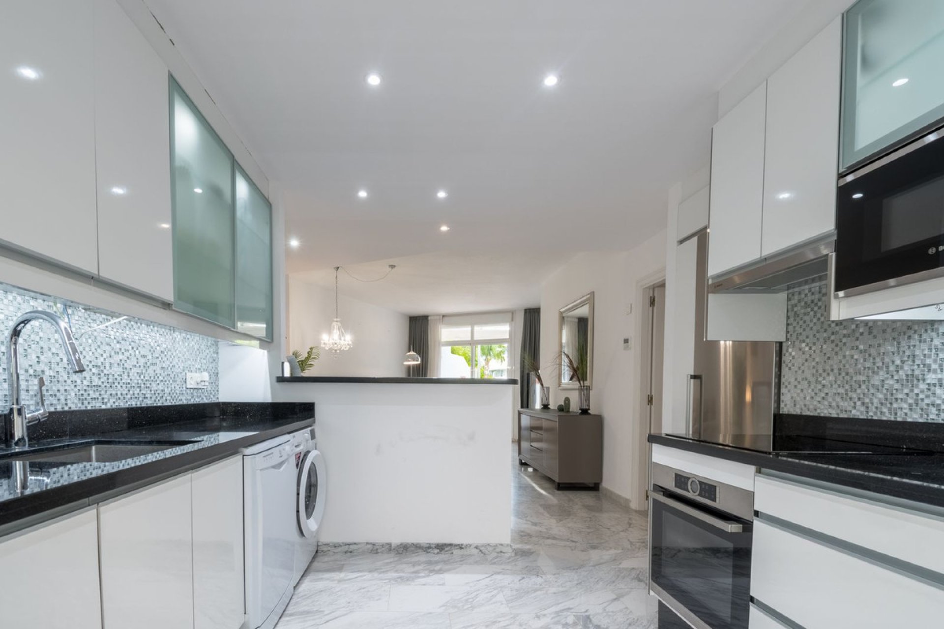 Resale - Ground floor apartment - Marbella - The Golden Mile