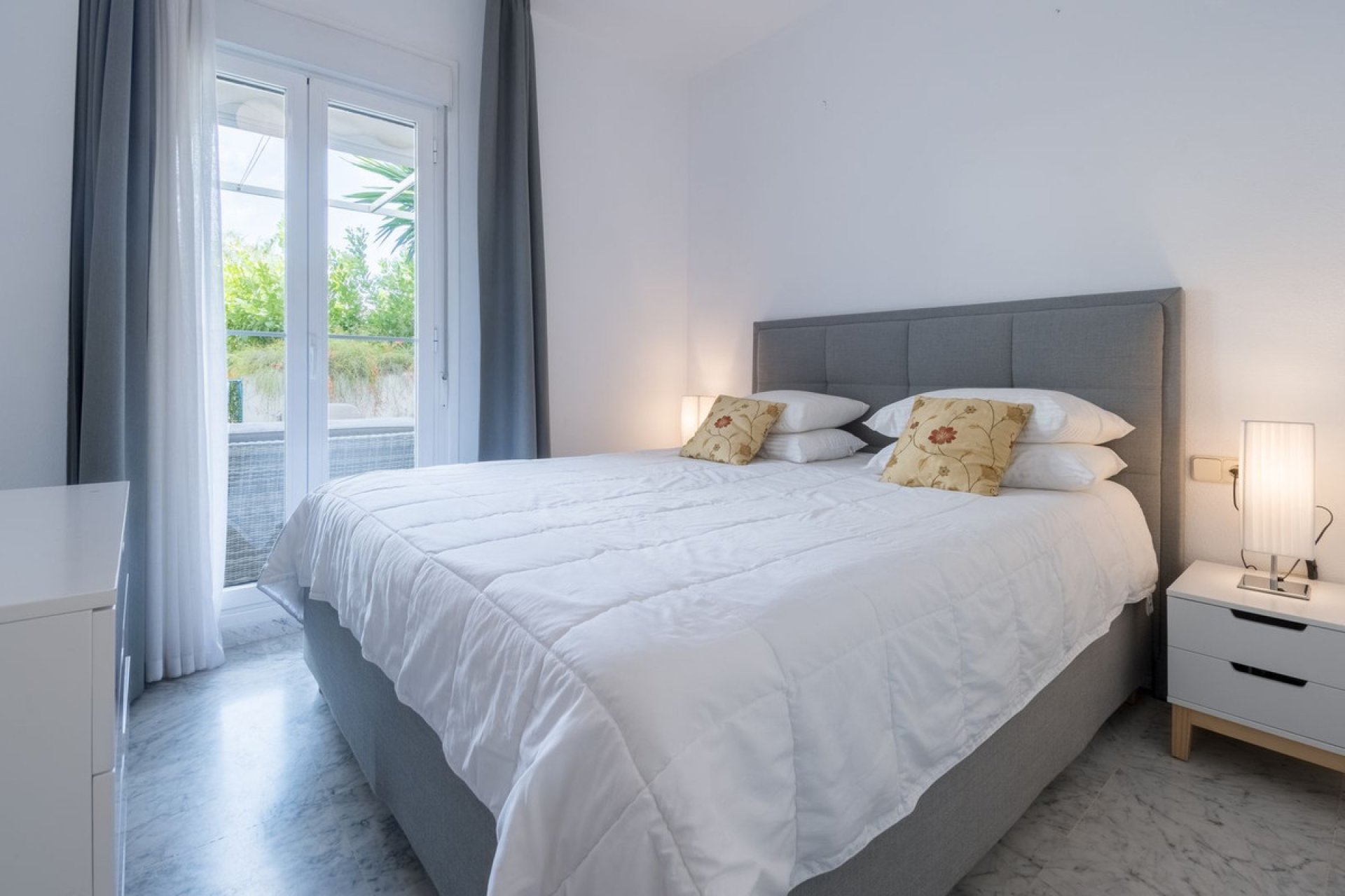 Resale - Ground floor apartment - Marbella - The Golden Mile