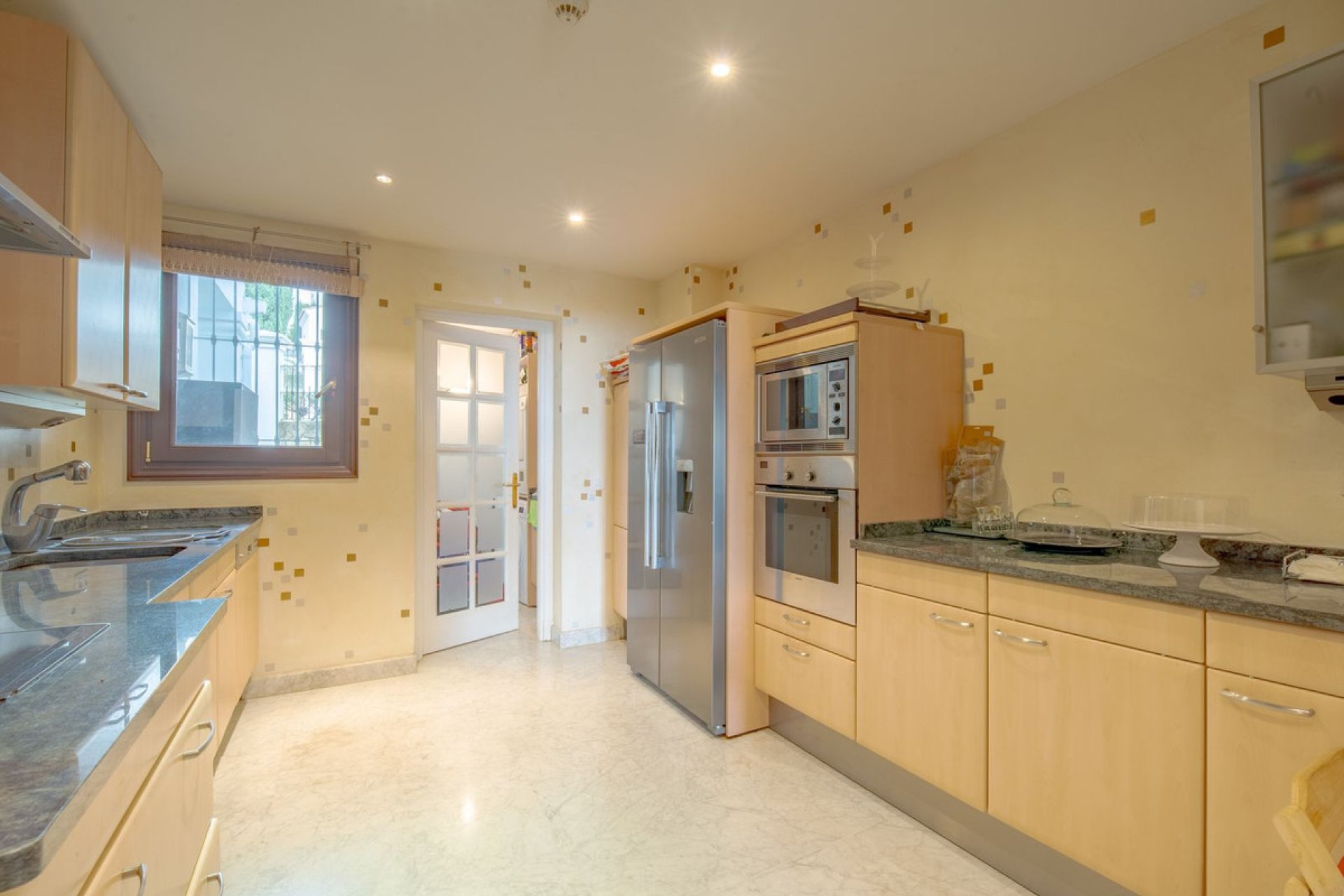 Resale - Ground floor apartment - Marbella - The Golden Mile