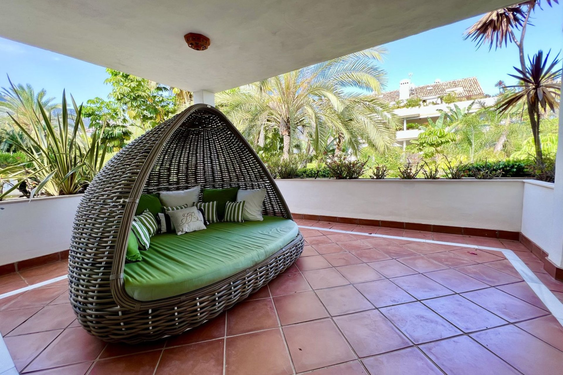 Resale - Ground floor apartment - Marbella - The Golden Mile