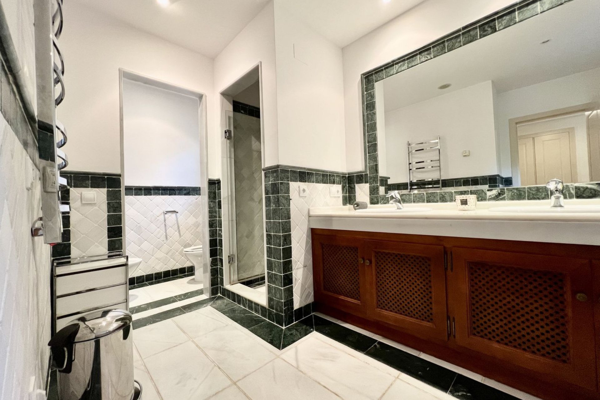 Resale - Ground floor apartment - Marbella - The Golden Mile