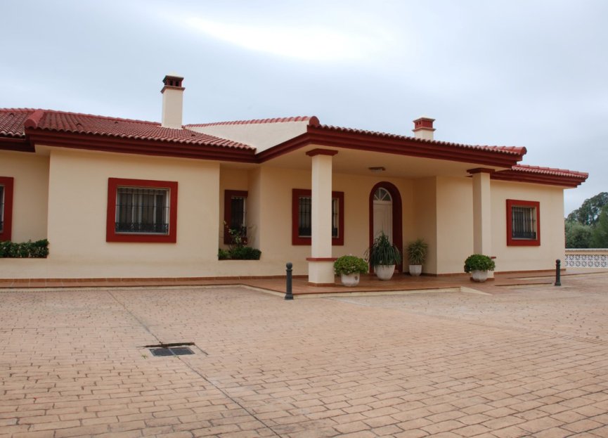 Resale - House - Bungalow - Estepona - Estepona Centro