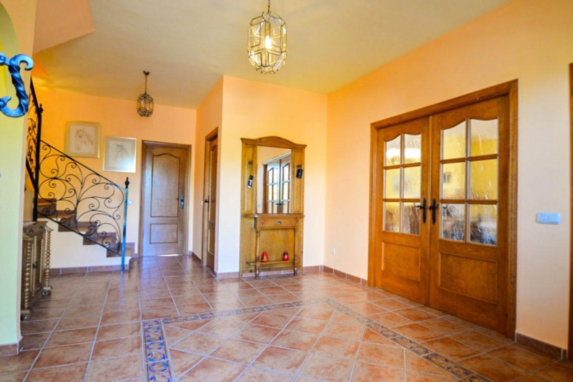 Resale - House - Coín