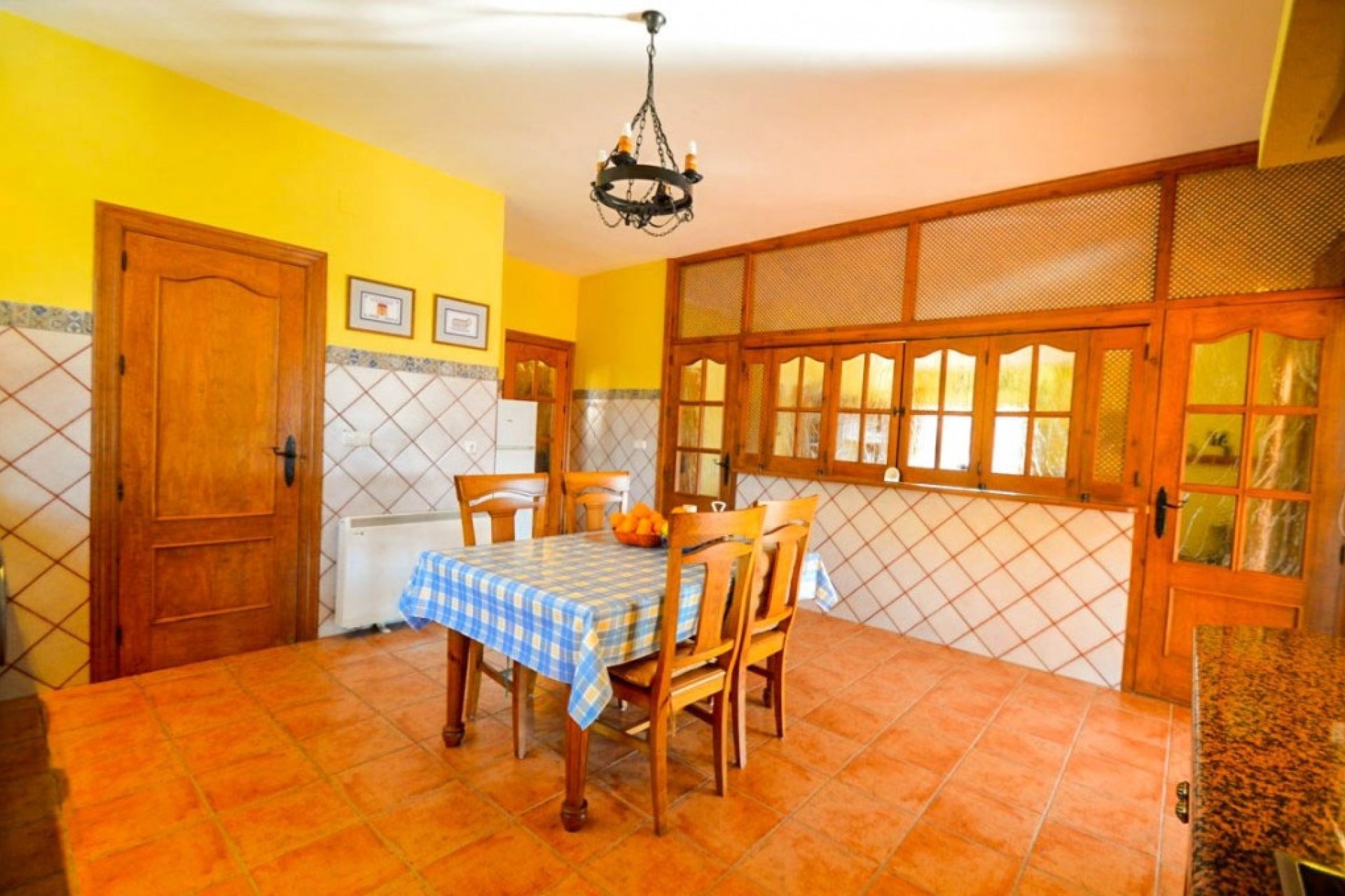 Resale - House - Coín