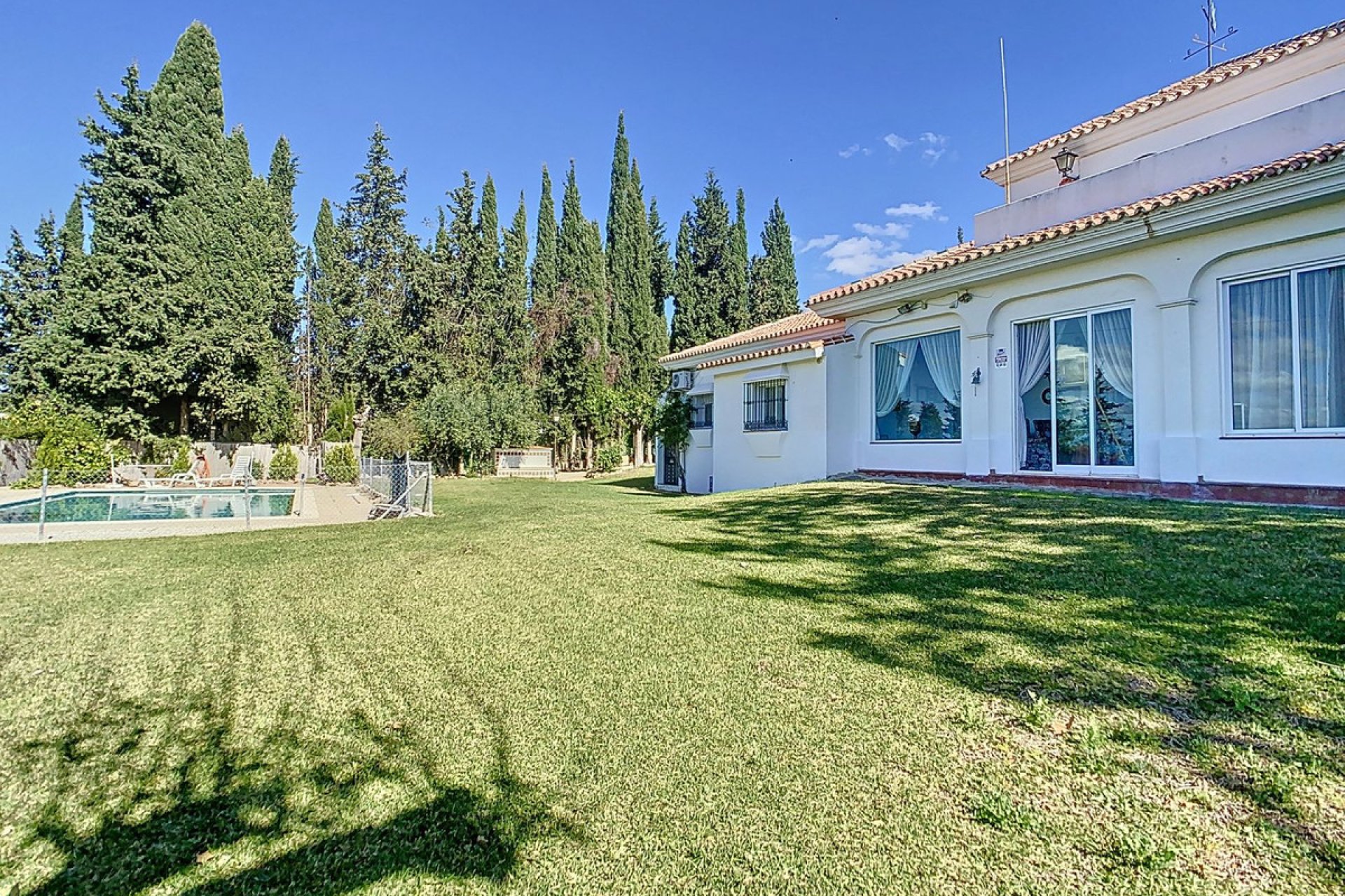 Resale - House - Detached Villa - Alhaurín el Grande - Alhaurín el Grande Centro