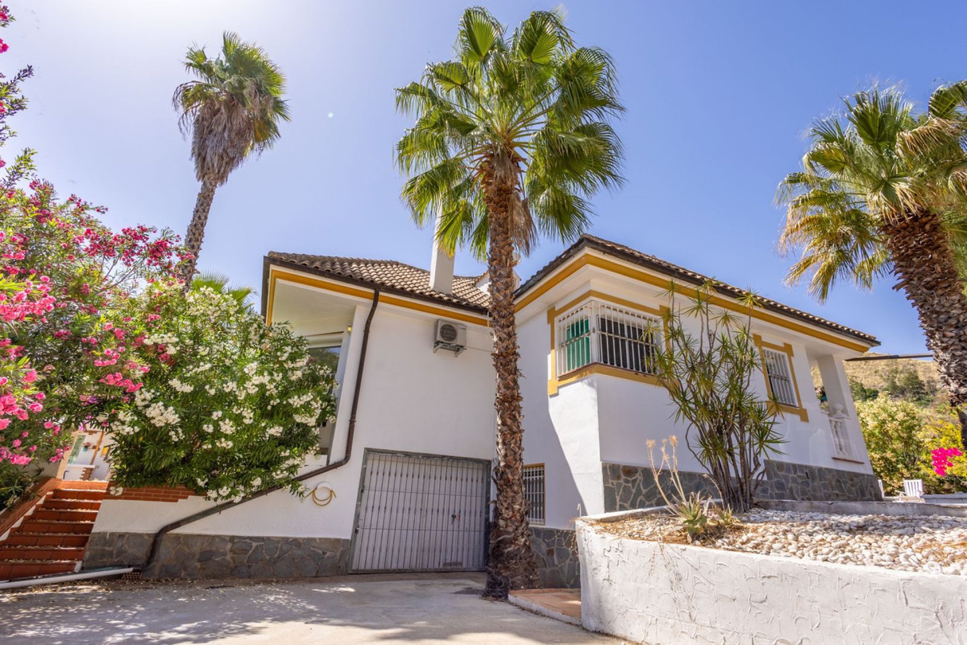 Resale - House - Detached Villa - Alhaurín el Grande - Alhaurín el Grande Centro