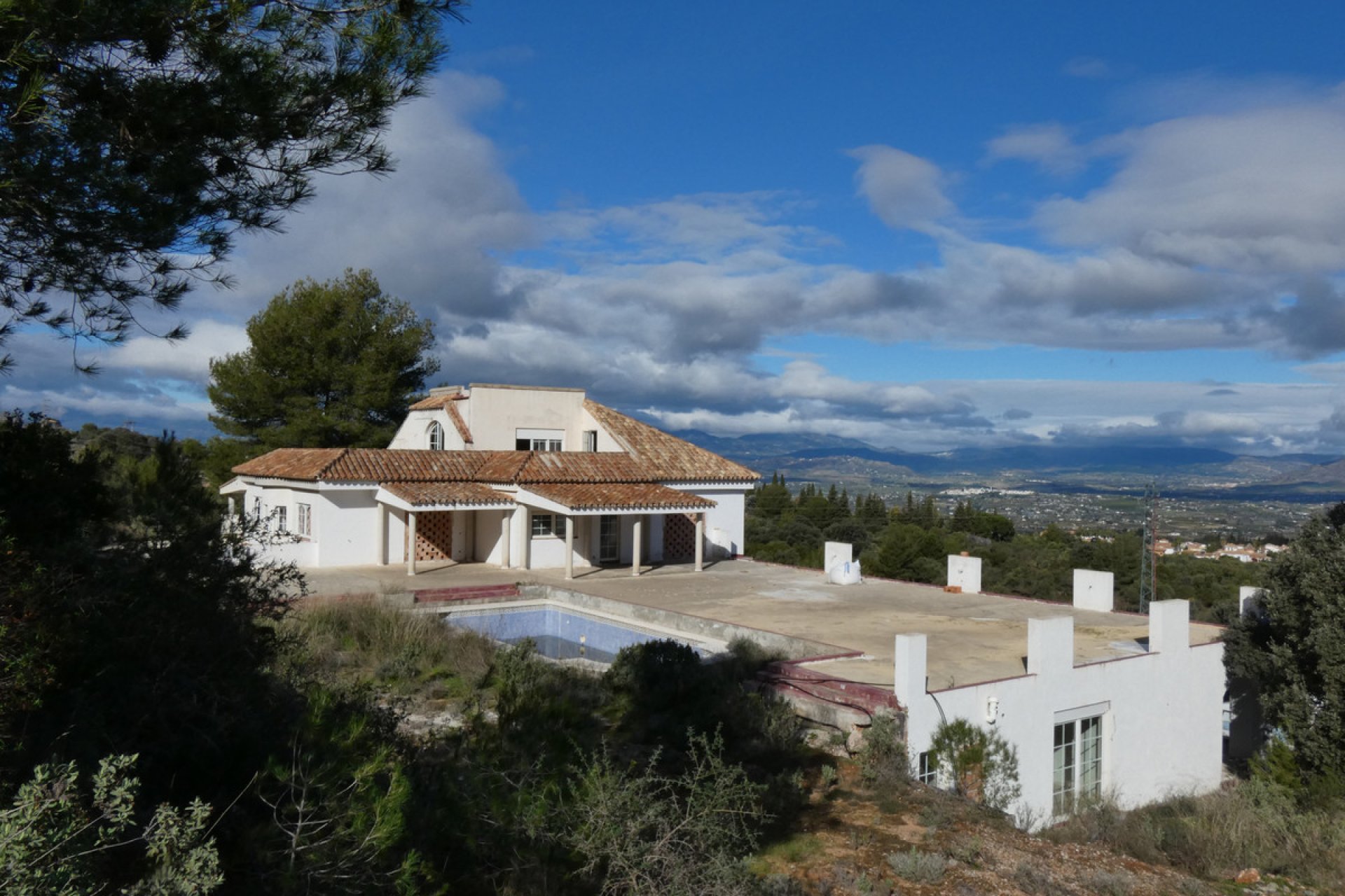 Resale - House - Detached Villa - Alhaurín el Grande - Alhaurín el Grande Centro