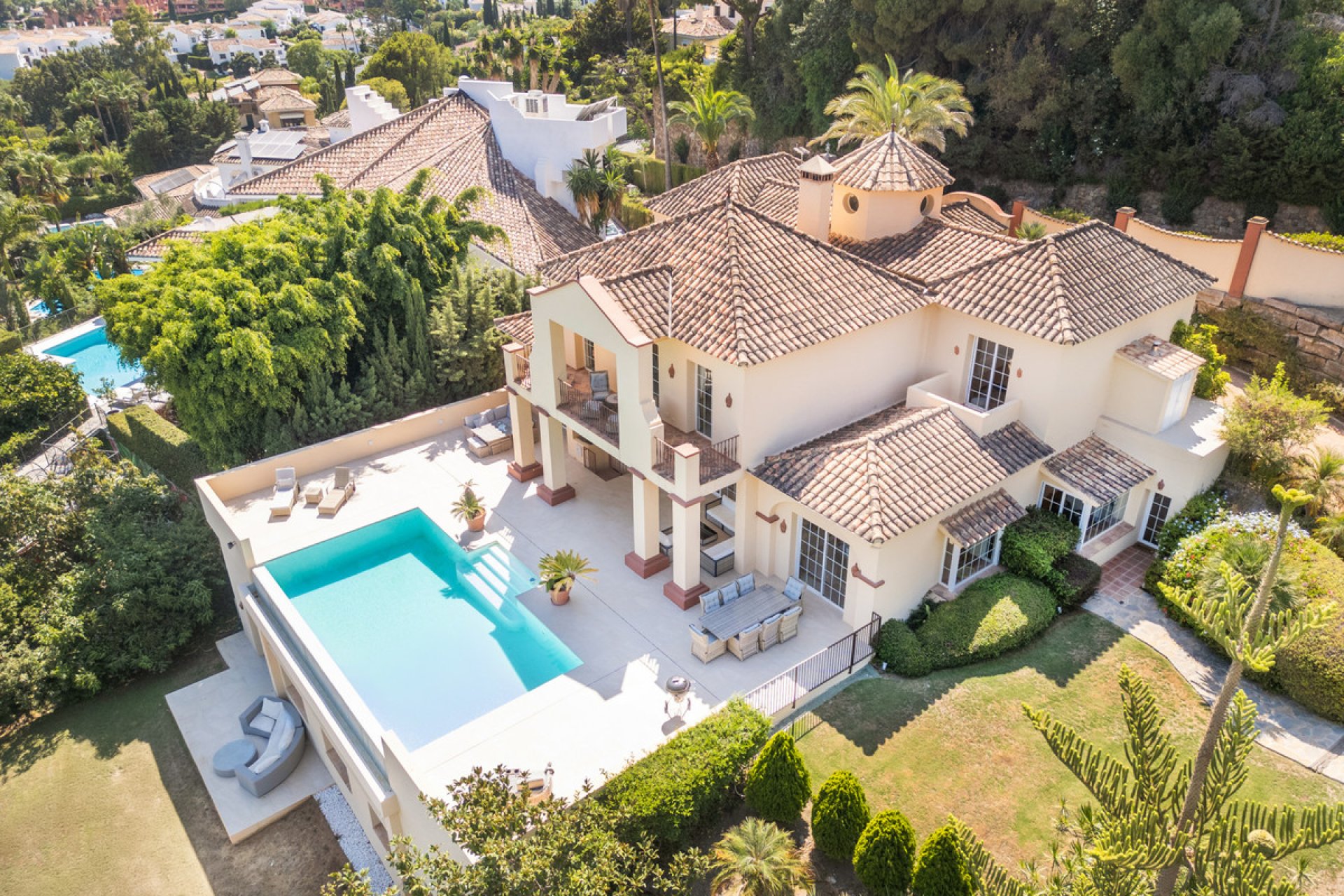 Resale - House - Detached Villa - Benahavís - Benahavís Centro