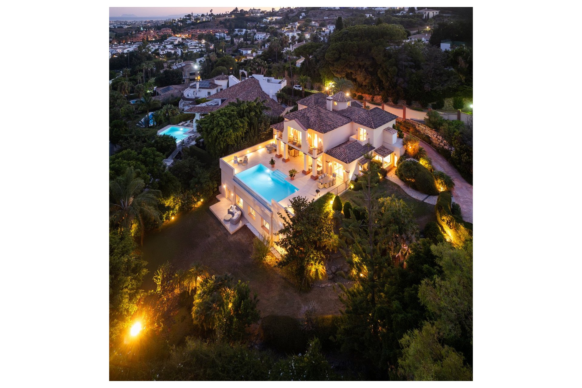 Resale - House - Detached Villa - Benahavís - Benahavís Centro