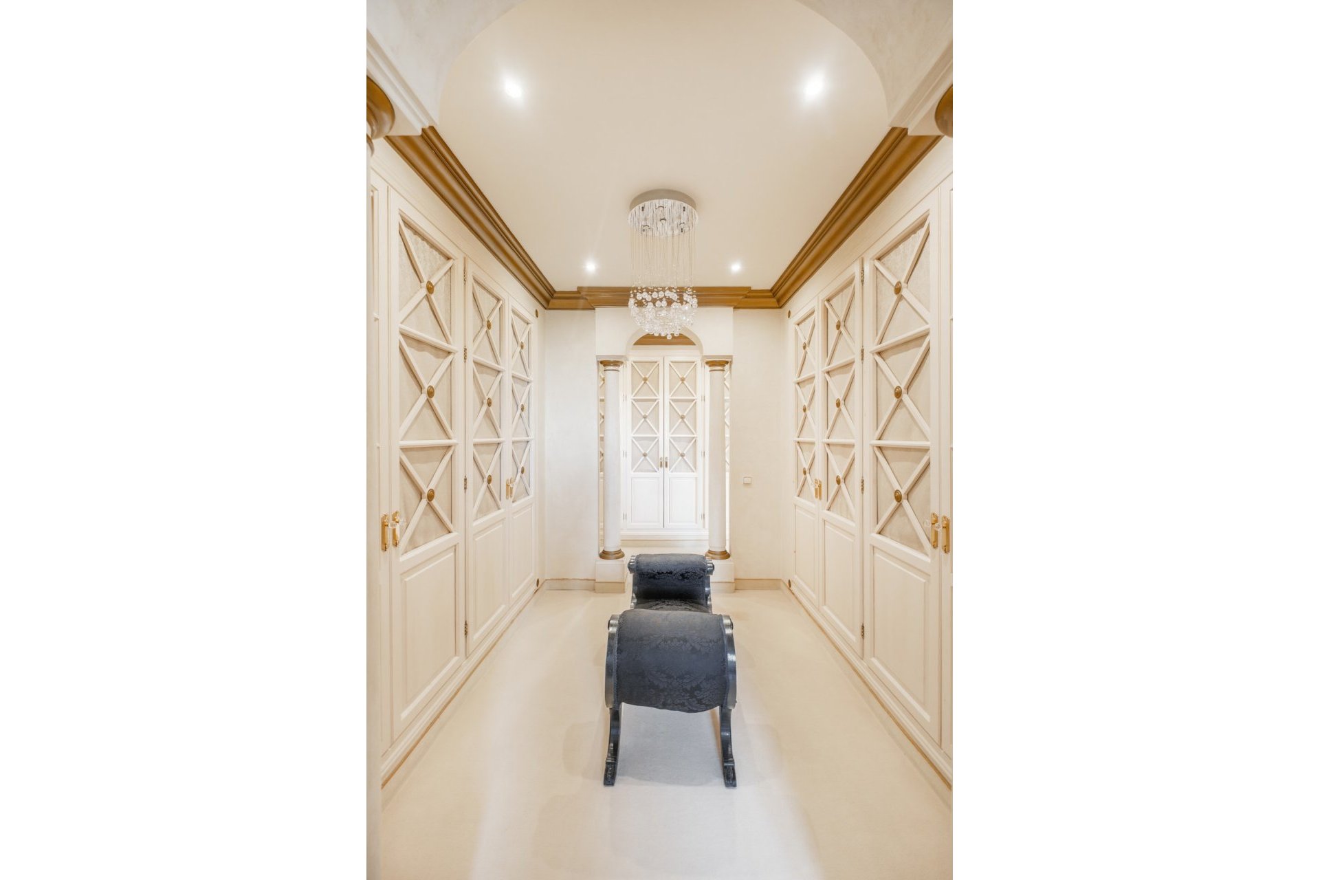 Resale - House - Detached Villa - Benahavís - Benahavís Centro